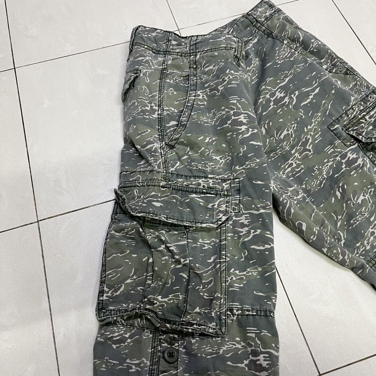 Uniqlo Uniqlo Camo Tiger Stripe Cargo Pants Size US 30 / EU 46 - 6 Thumbnail