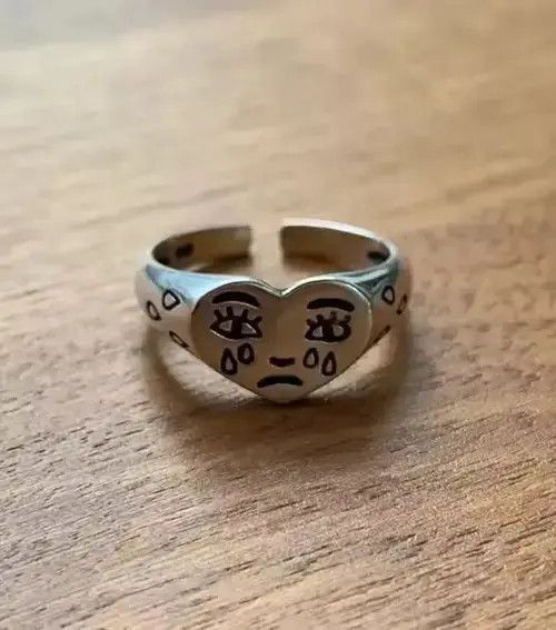 Jewelry Streetwear Vintage Ring - Crying Heart in Silver, Men's