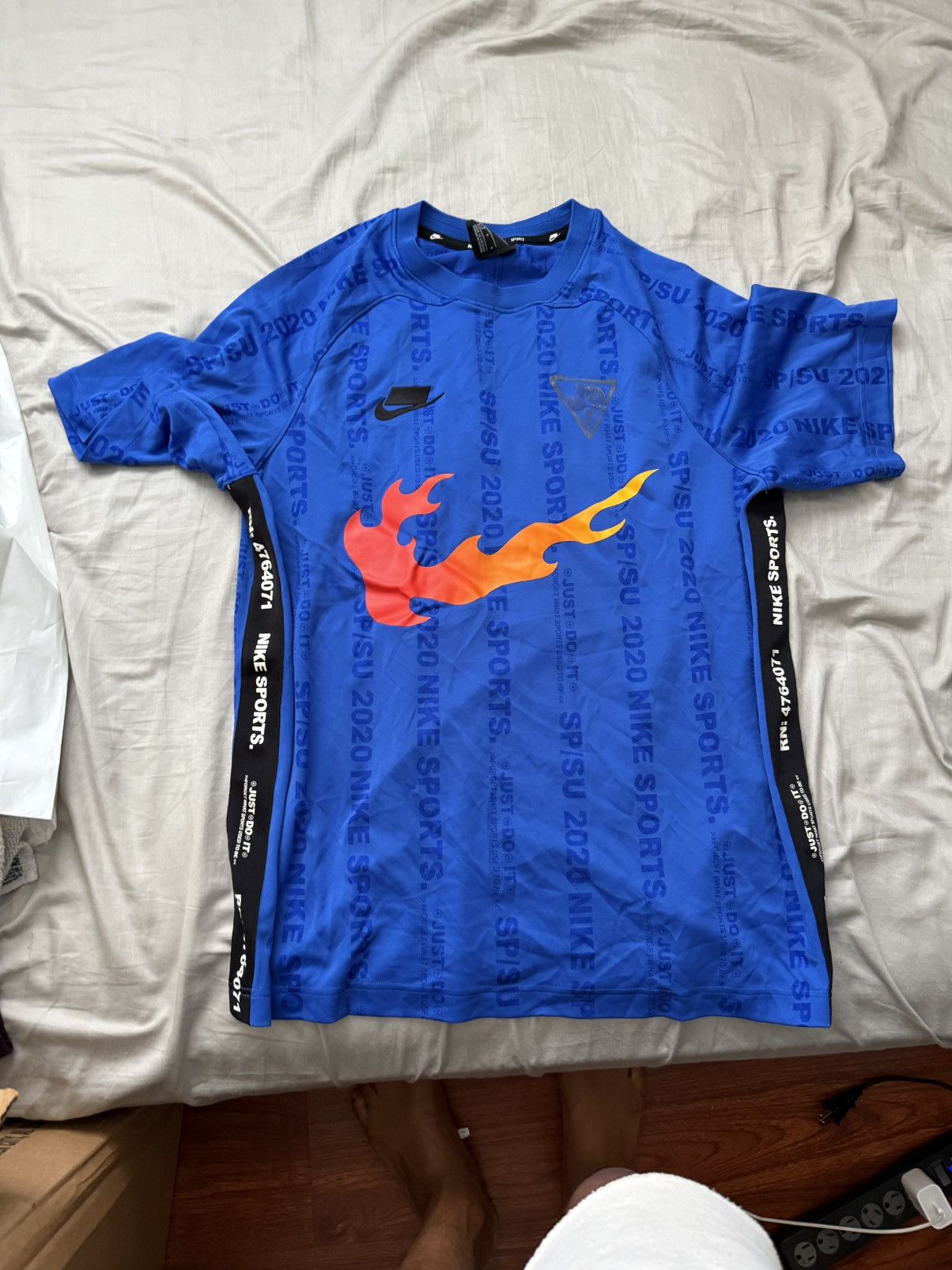 Nike Nike NSW SS JERSEY "GAME ROYAL” Flame Swoosh. Size US L / EU 52-54 / 3 - 1 Thumbnail