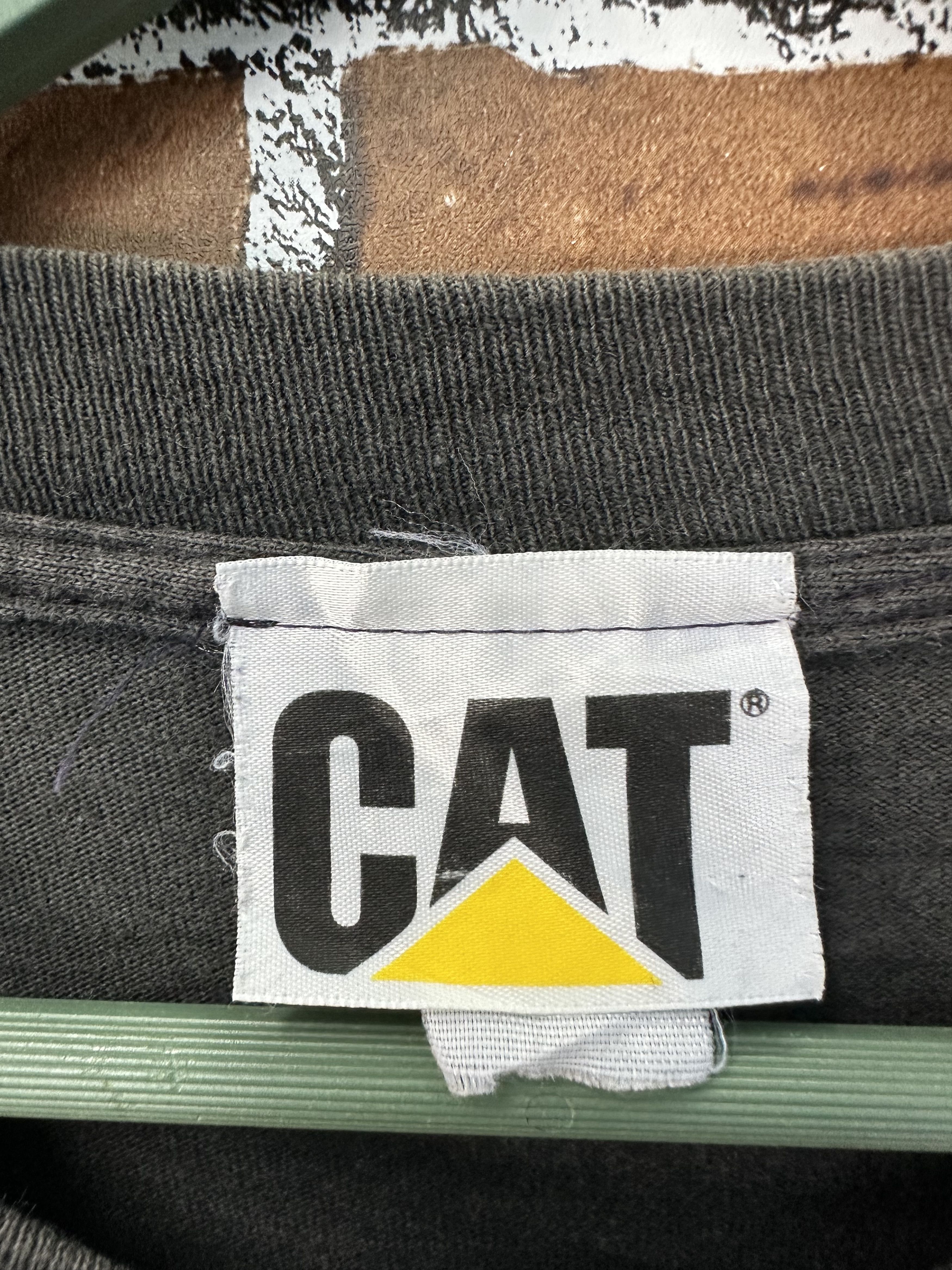 Caterpillar Vintage 90s Caterpillar Big Logo Tshirt A1048 Size US L / EU 52-54 / 3 - 11 Thumbnail