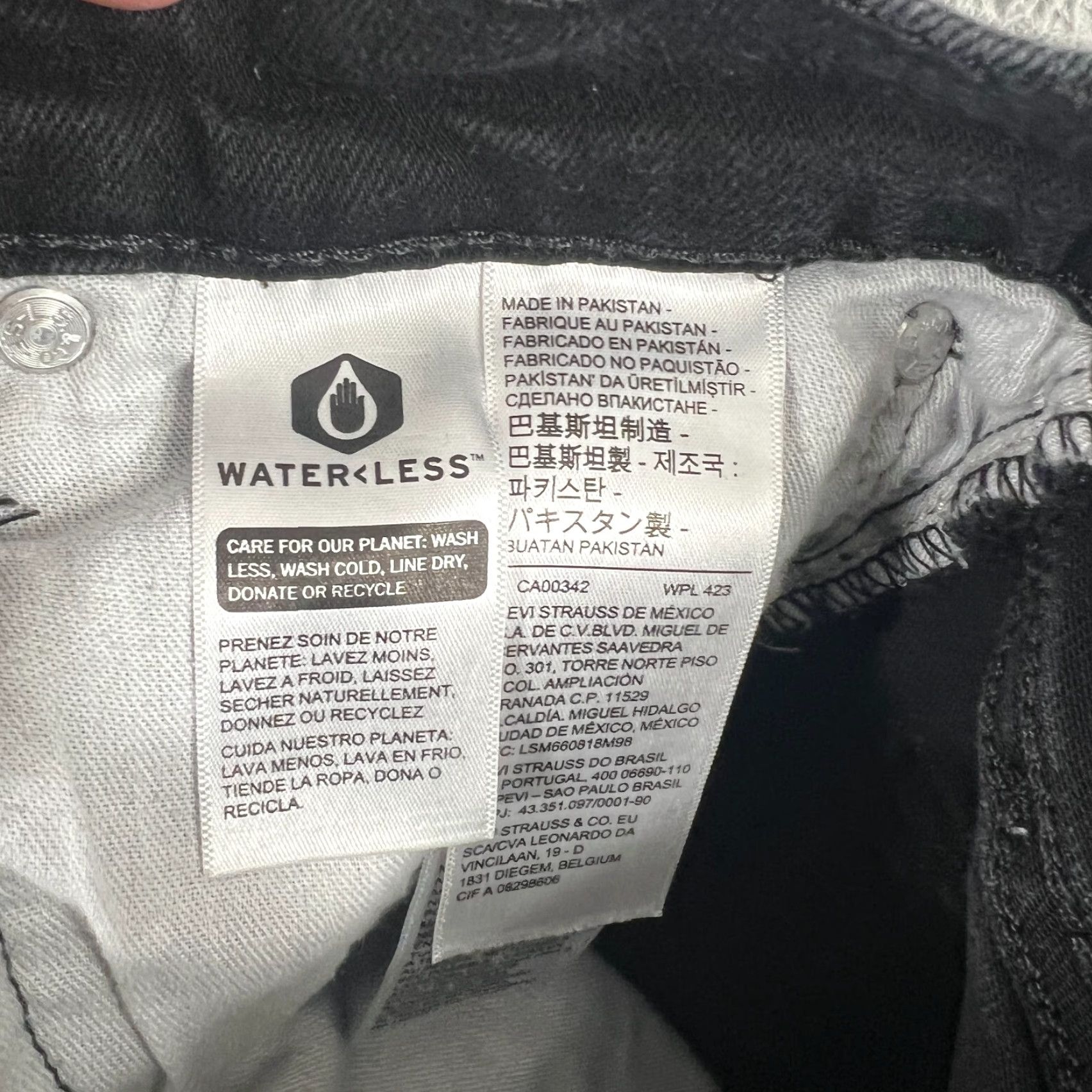 Levi's VINTAGE Levi's 511 Jeans Men 28x29 Black Straight Dark Wash Denim Slim Fit Casual Size US 34 / EU 50 - 5 Thumbnail