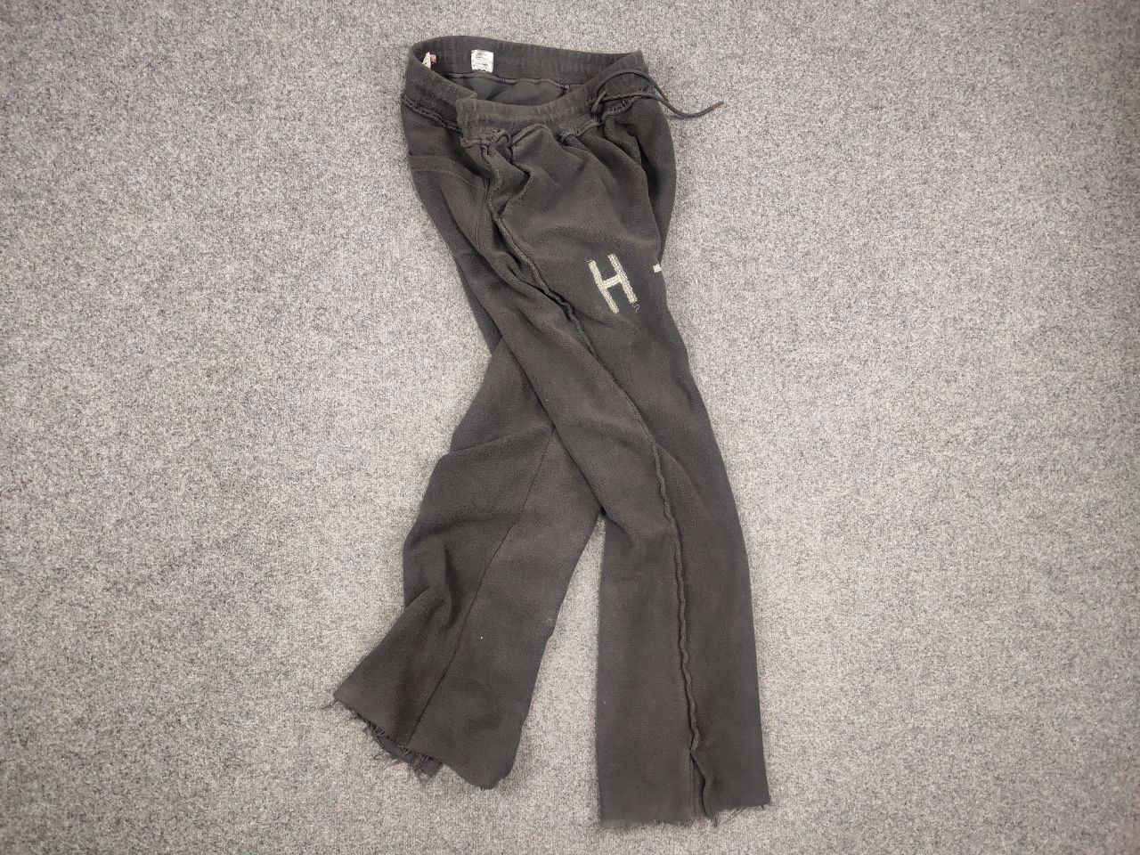 Honor the Gift Honor The Gift Design Weathered Logo Gray Baggy Sweatpant Size US 36 / EU 52 - 15 Thumbnail