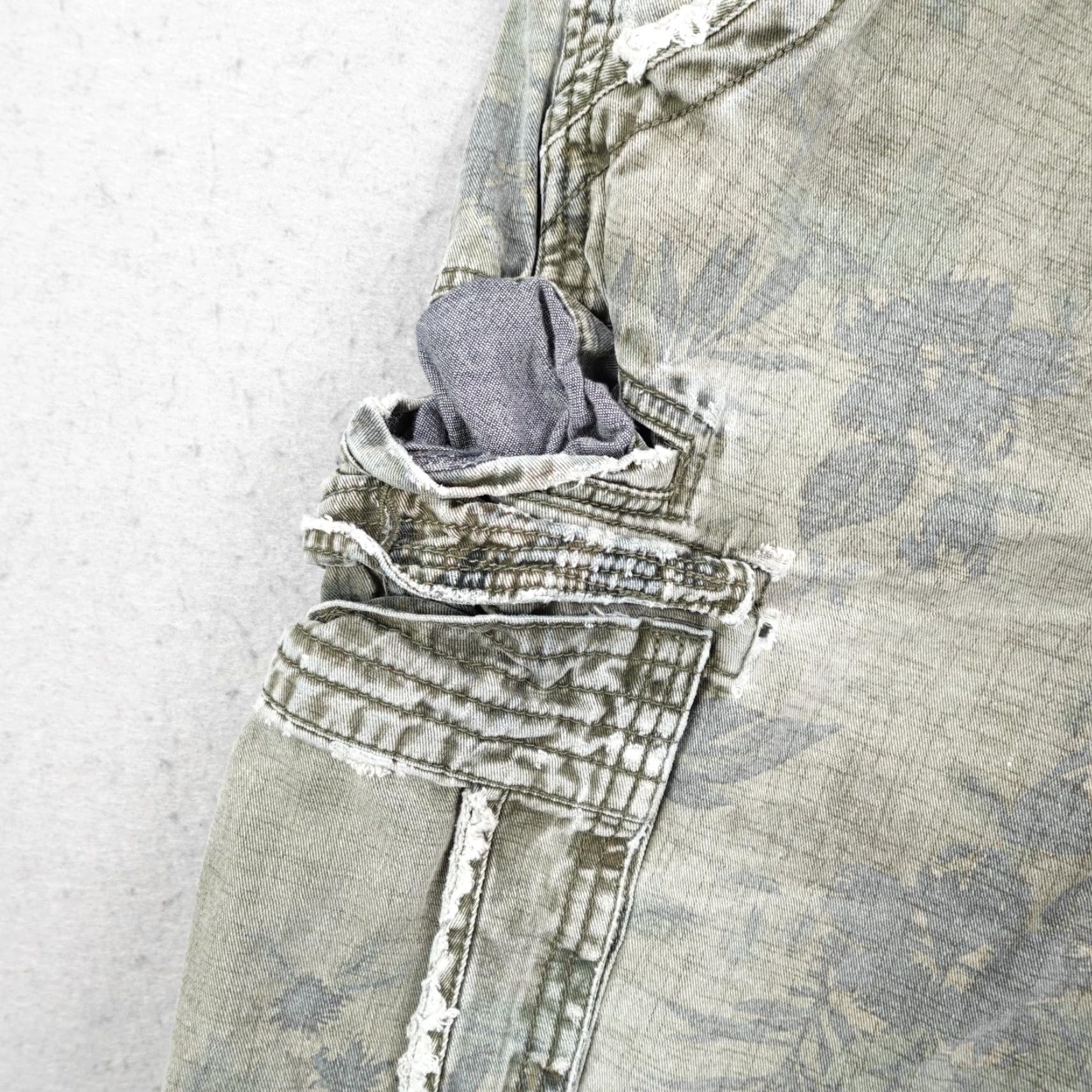 Hurley Hurley Shorts Mens 34 Distressed Cargo Floral Green Cotton Casual Size US 34 / EU 50 - 5 Thumbnail