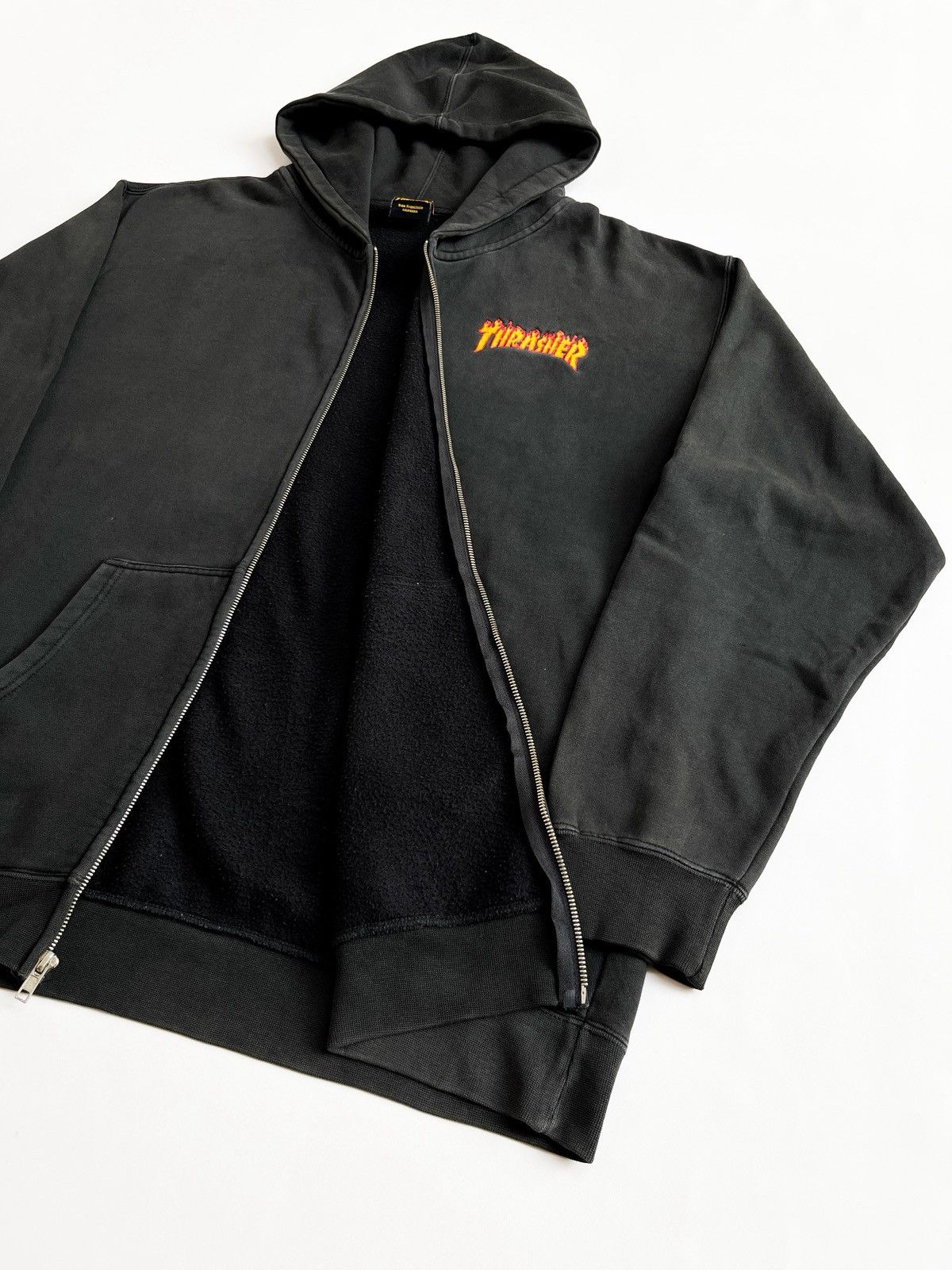 Thrasher thrasher basic burn logo zip hoodie black vintage 90s Size US L / EU 52-54 / 3 - 3 Thumbnail