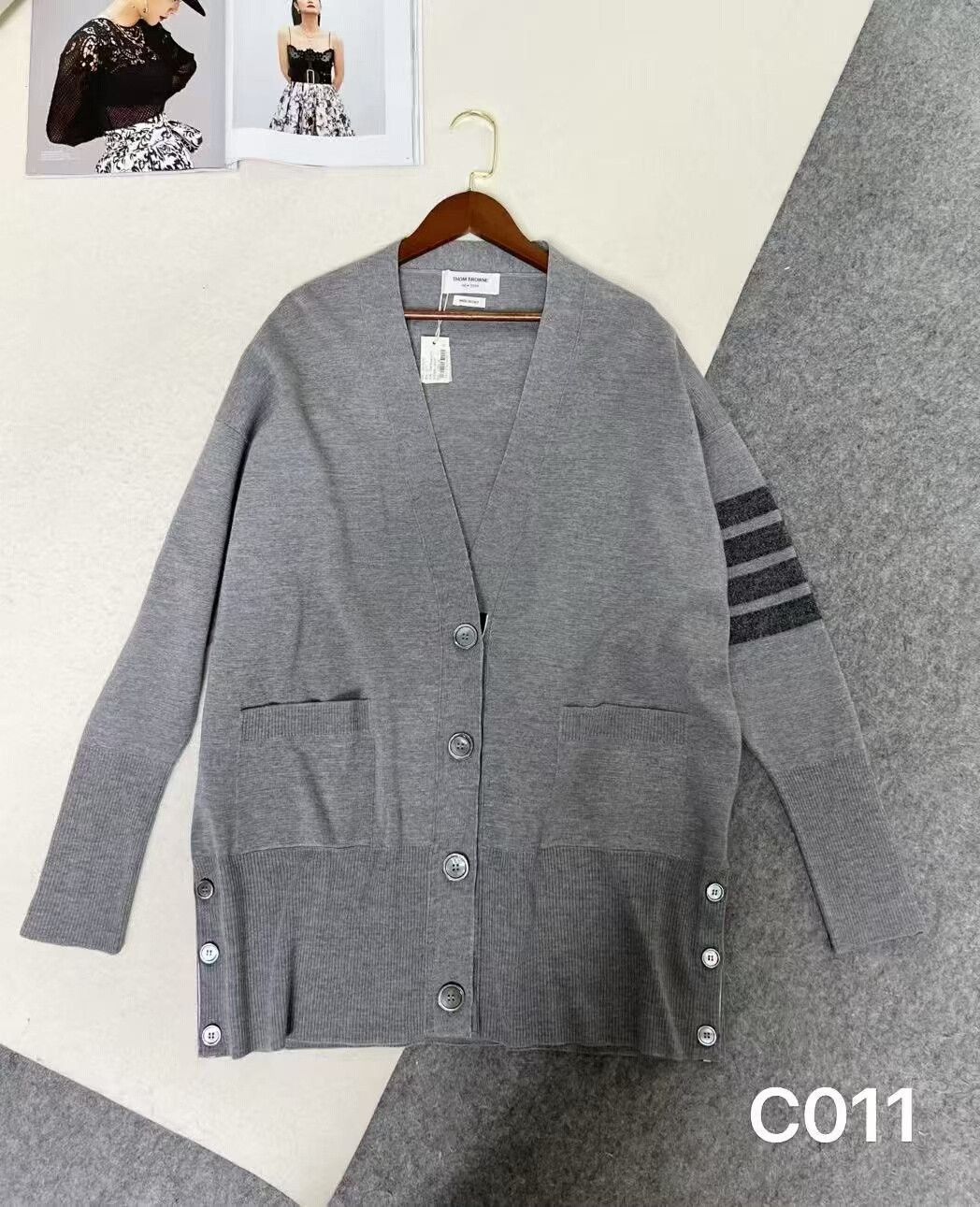 Thom Browne Thom Browne Grey V-Neck Wool Cardigan Size US L / EU 52-54 / 3 - 1 Thumbnail