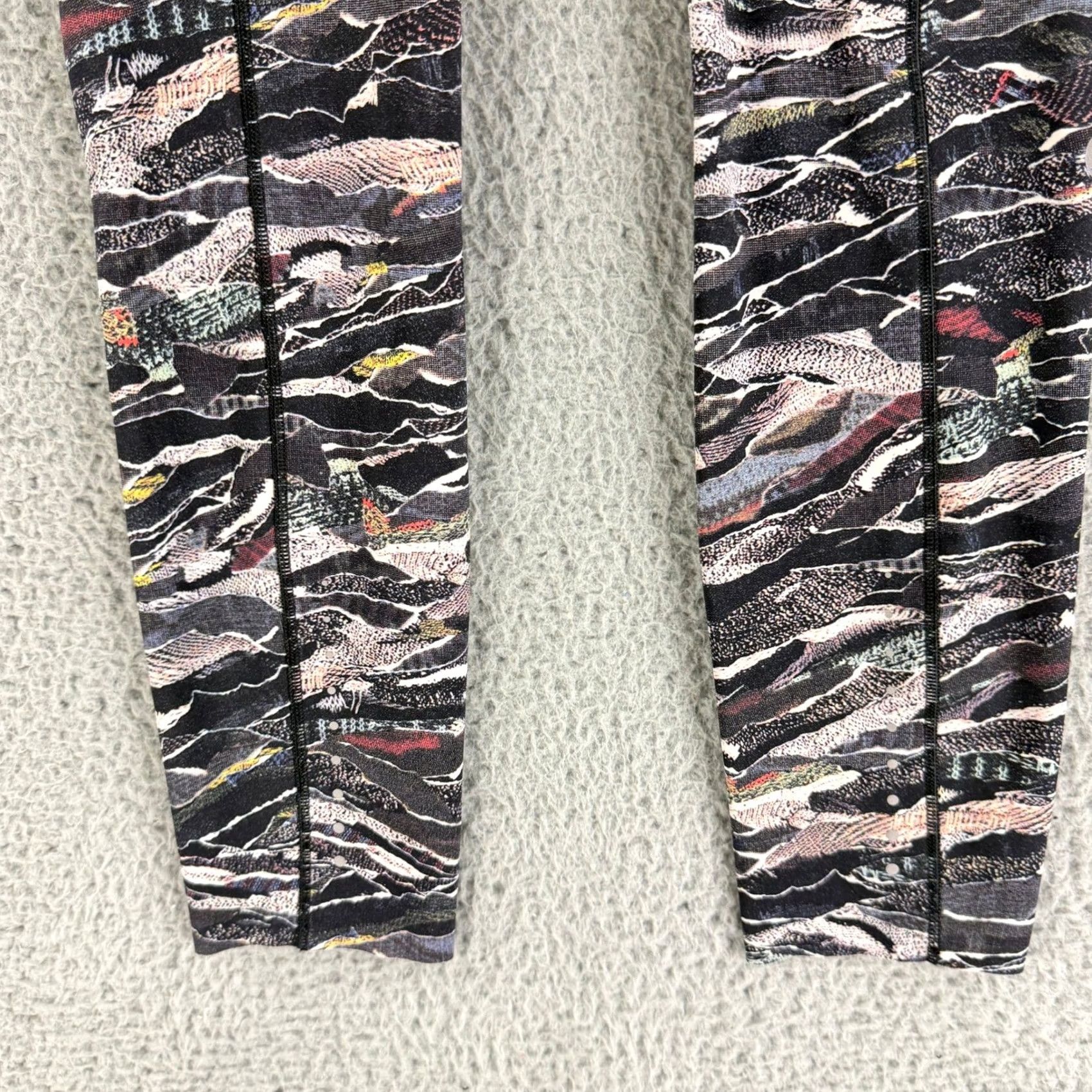 Lululemon Lululemon Fast Free Tight Women Size 4 Multi Color Abstract Wave Print Leggings Size 42" / US 20 - 4 Thumbnail