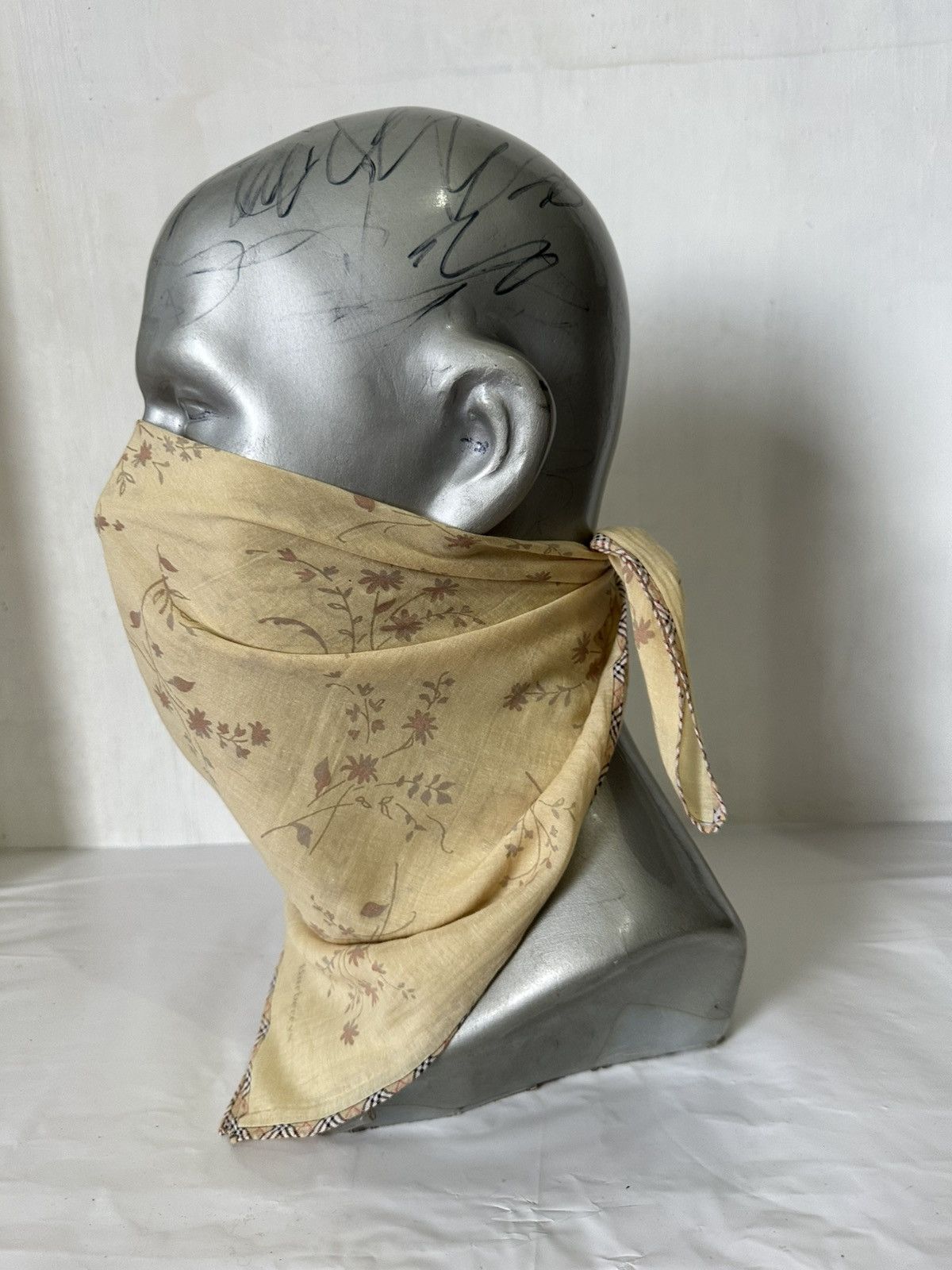 Burberry × Vintage Vintage Burberry Handkerchief/ Neckerchief/ Bandana Size ONE SIZE - 8 Thumbnail