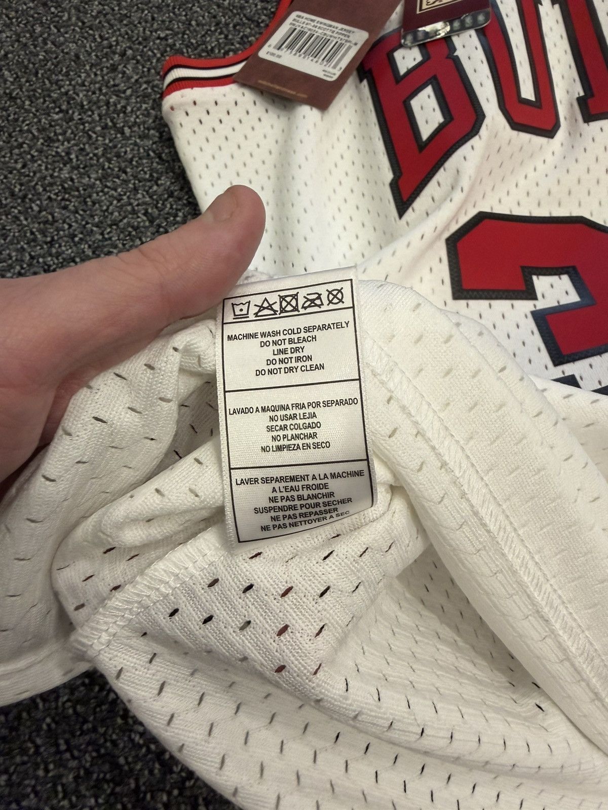 Mitchell & Ness Mitchell & Ness x Hardwood Classics Bulls S. Pippen Jersey Size US M / EU 48-50 / 2 - 14 Thumbnail