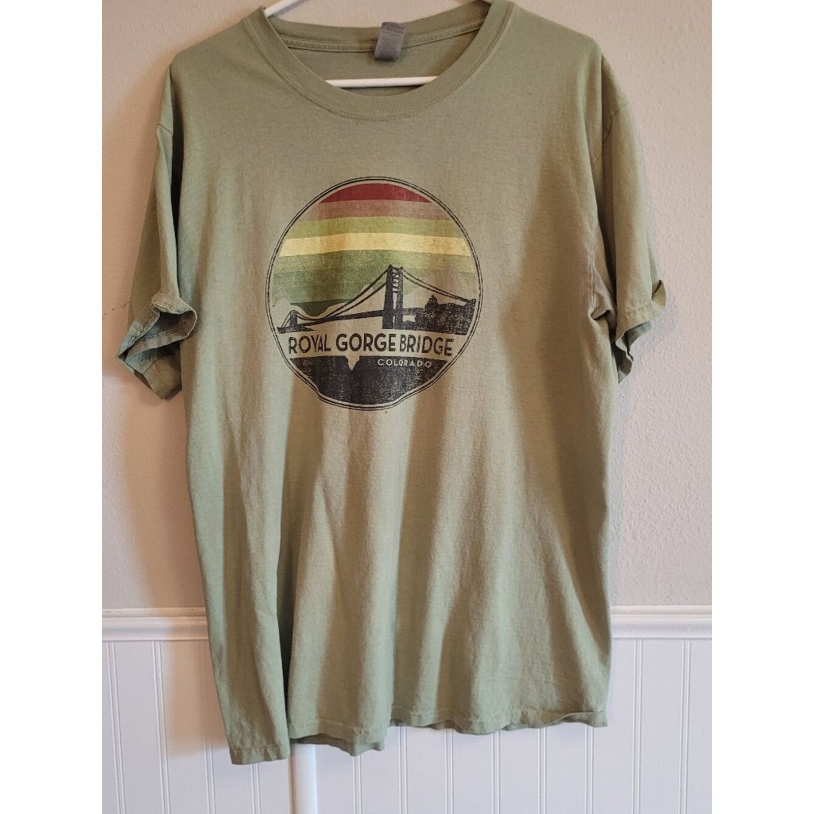Gildan Royal Gorge Bridge Colorado Graphic Tee Green Large Size US L / EU 52-54 / 3 - 1 Thumbnail