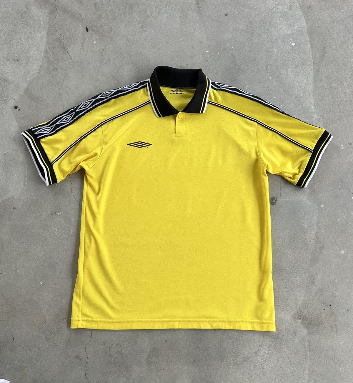 Umbro × Vintage VINTAGE UMBRO YELLOW JERSEY Size US L / EU 52-54 / 3 - 1 Thumbnail
