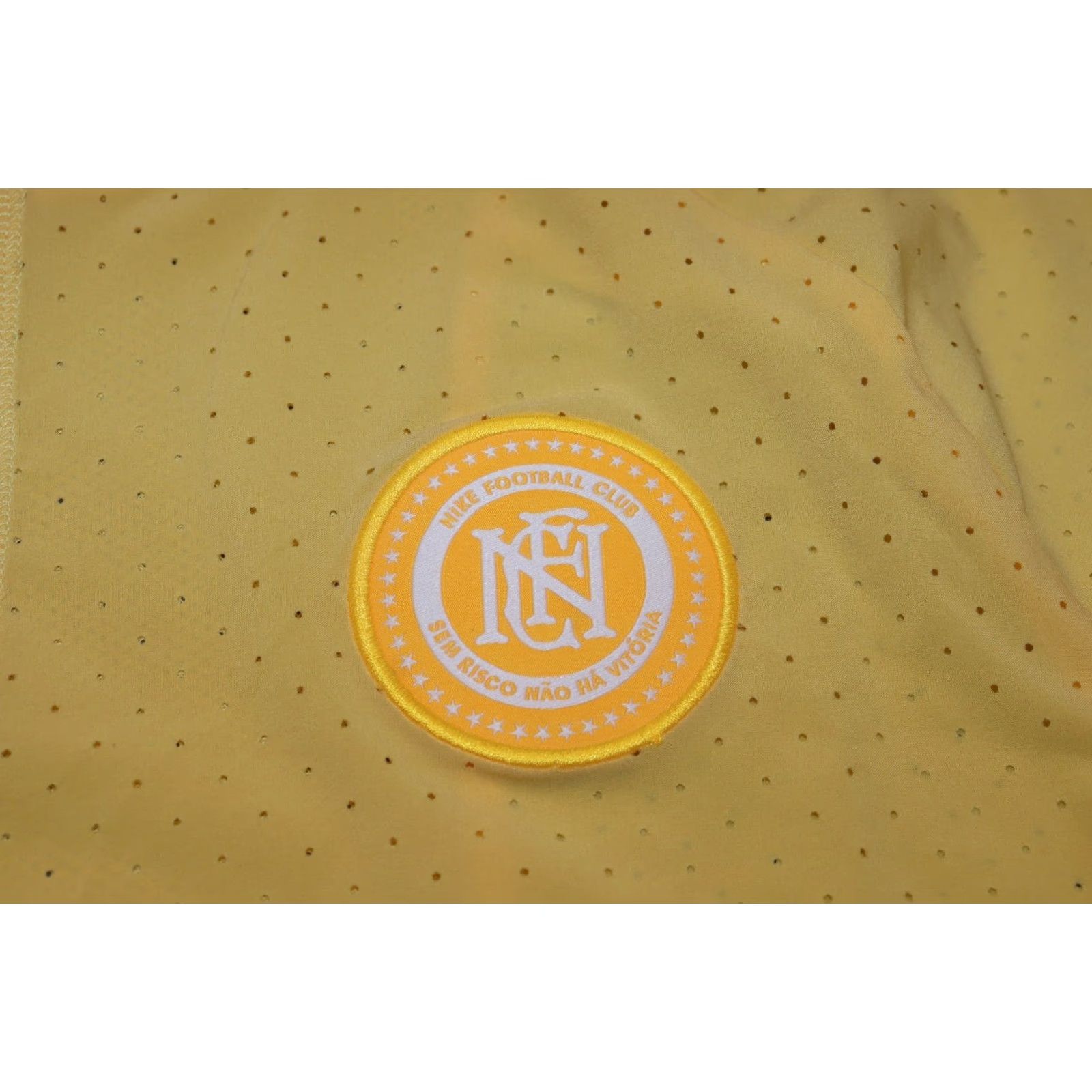 Nike NIKE FC COLLECTION WOMEN YELLOW TRAINING SHIRT FOOTBALL JERSEY CK2678-795 SIZE S Size S / US 4 / IT 40 - 3 Thumbnail