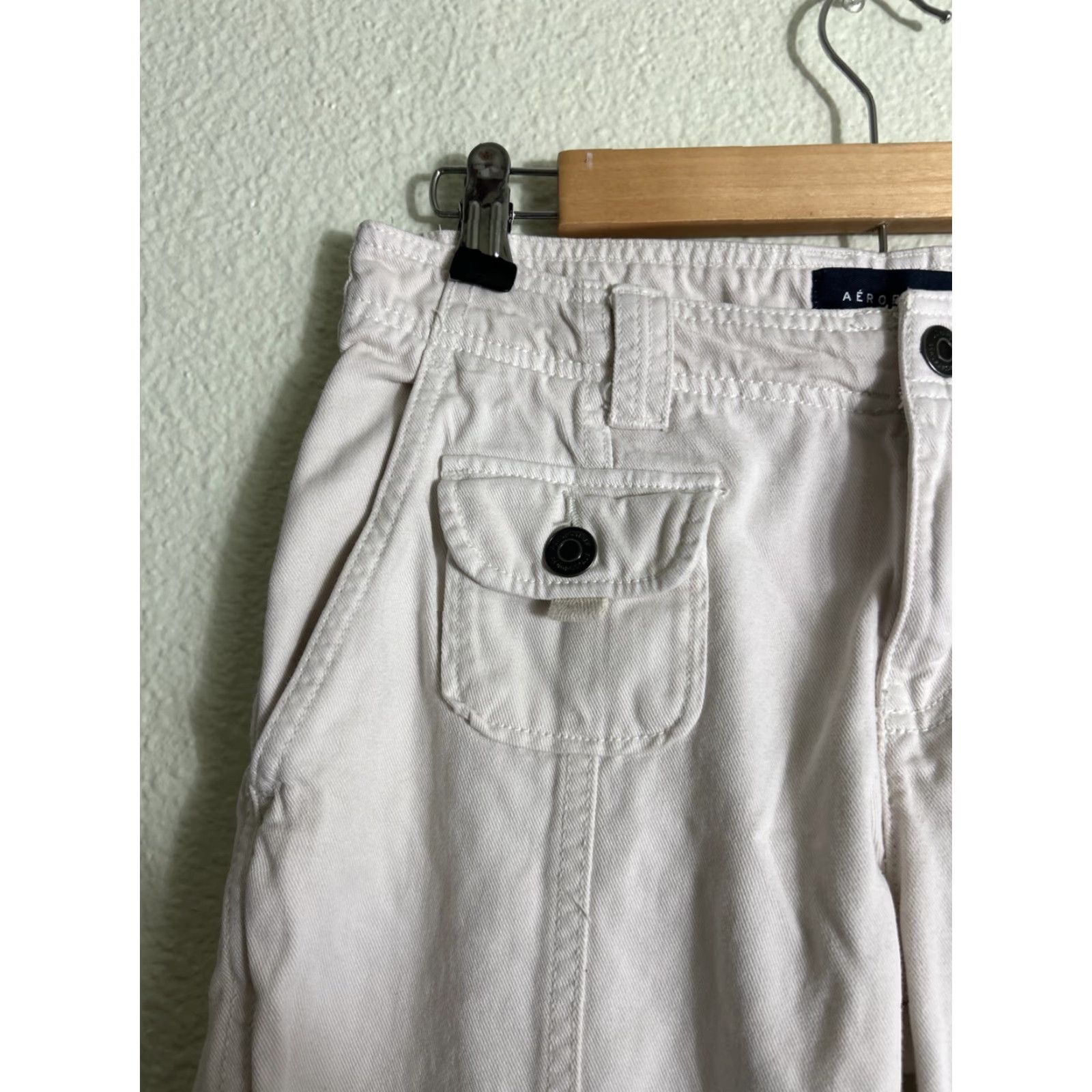 Vintage Aéropostale Pants Womens 4 White Low Rise Flare Front Flap Pocket 30x32 Denim, Khakis, Pockets, Zip Closure, Casual, Regular, White, Womens Size 27" / US 4 / IT 40 - 5 Thumbnail