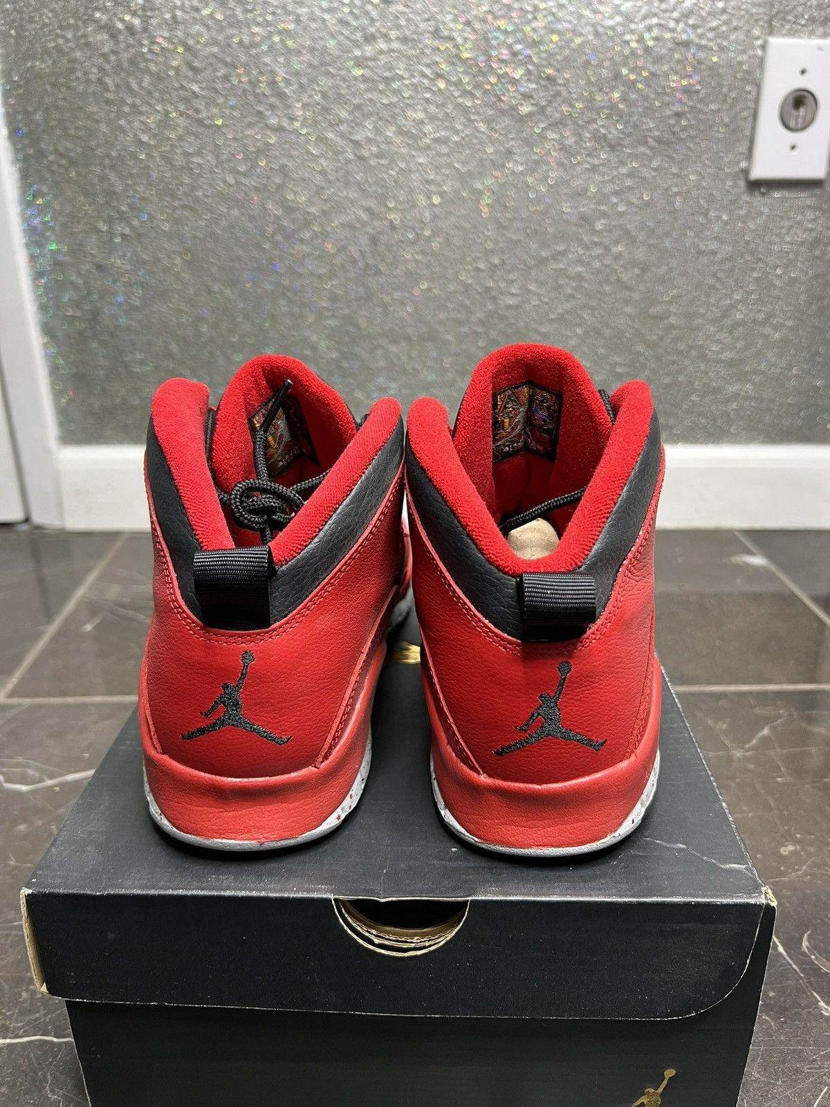 Jordan Brand Jordan Bulls Over Broadway 10s GS 7Y Worn Twice! Size US 7 / EU 40 - 3 Thumbnail