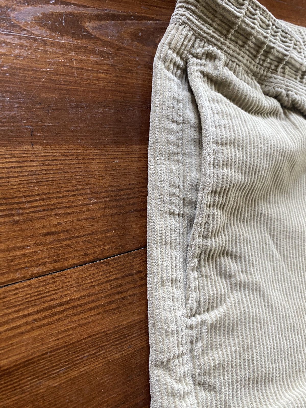 UNIONBAY × Vintage Vintage Unionbay Khaki Thick Corduroy Elastic Waist Shorts Size US 29 - 8 Thumbnail