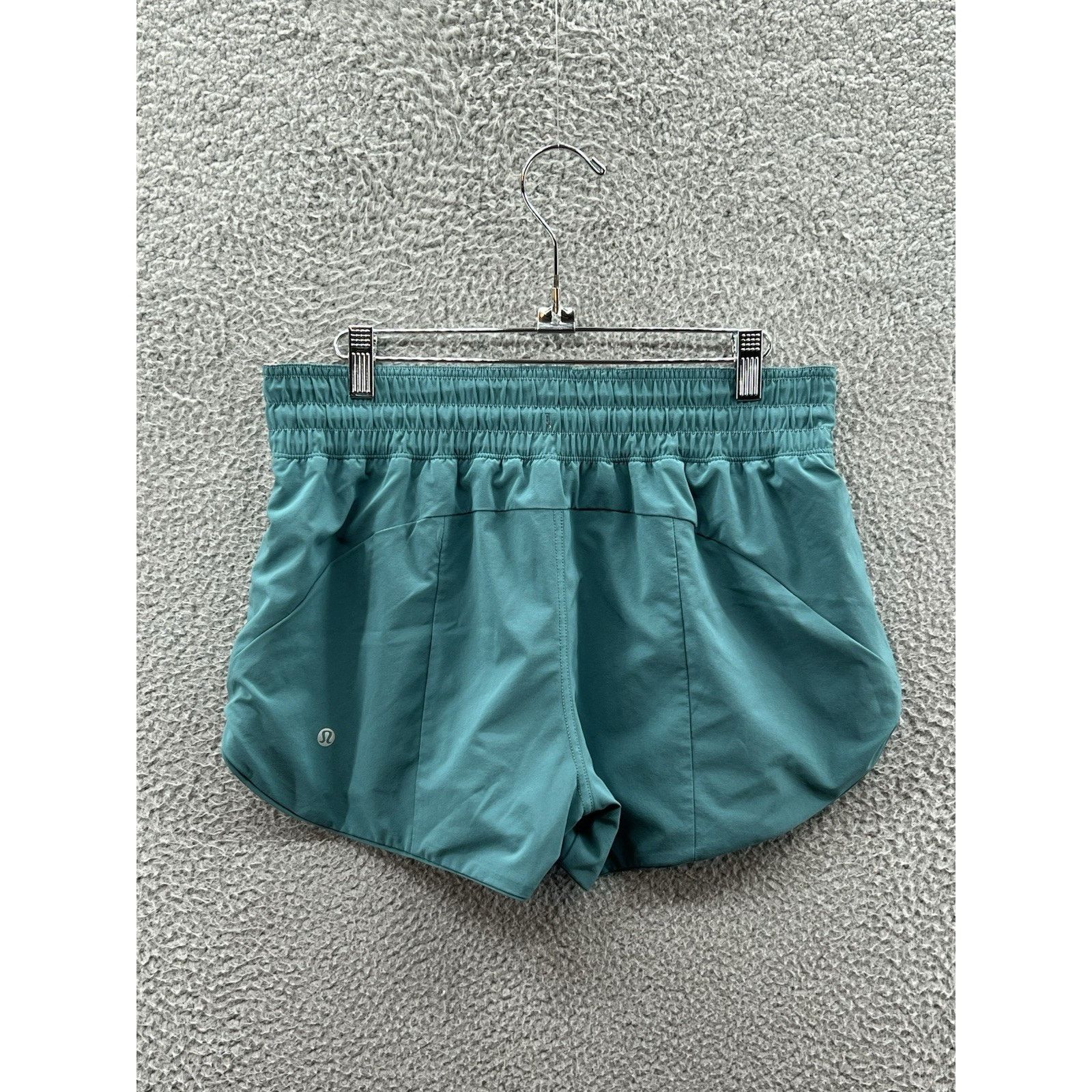 Lululemon Lululemon Choose A Side Reversible Shorts Quicksand Green 8 Size 30" / US 8 / IT 44 - 2 Thumbnail