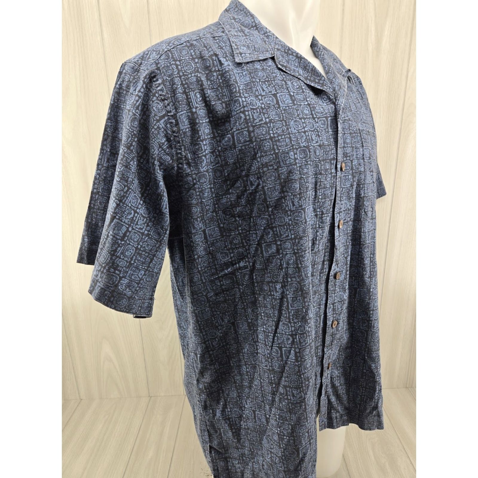 Vintage VINTAGE L.L. Bean Shirt Mens Large Regular Blue Tile Patterned Tribal Heritage Hawaii Shirt Button-Up Short Sleeve Collared Cotton Plaid Size US L / EU 52-54 / 3 - 7 Thumbnail