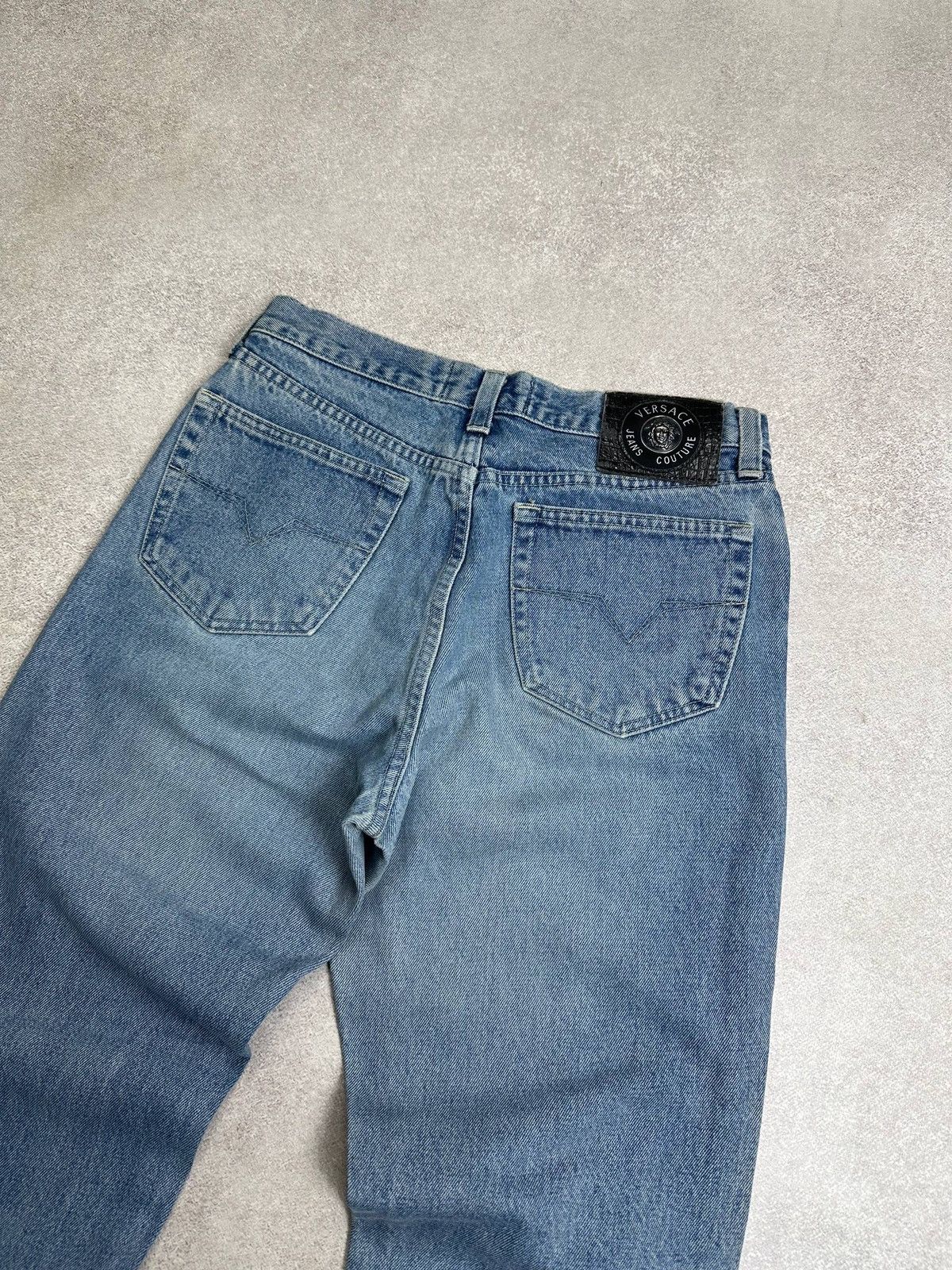 Versace Vintage Versace Medusa Baggy Blue Denim Jeans Pants 30 Size US 30 / EU 46 - 2 Thumbnail