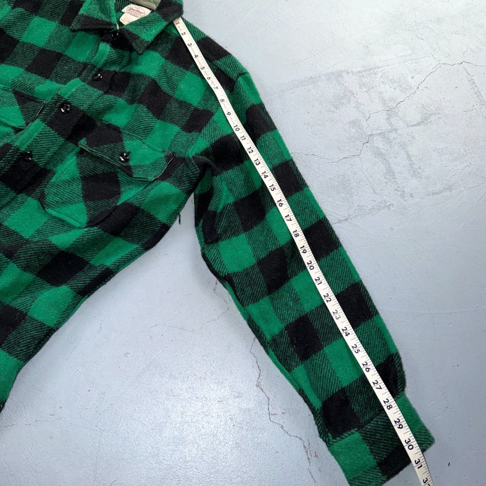 Vintage VINTAGE Five Brother Button-Down Shirt Buffalo Plaid Wool Green 1950s Rockabilly Mens L Casual Long Sleeve Flannel Size US L / EU 52-54 / 3 - 5 Thumbnail