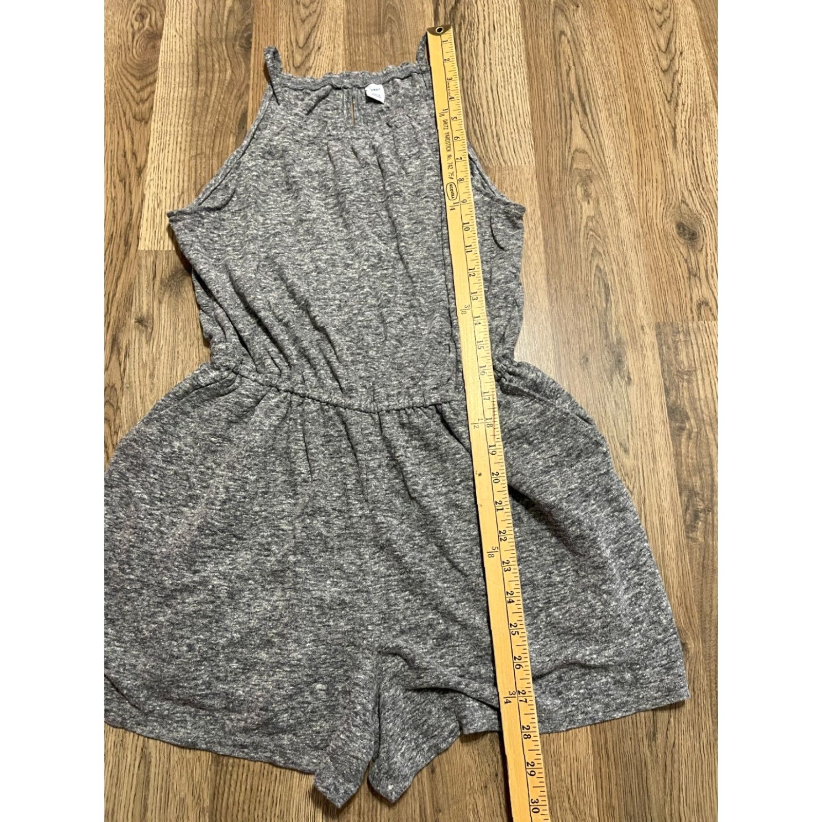 Old Navy Old Navy Romper Women's Size Small Gray Sleeveless One-Piece Casual Summer Spring Fall Modern Romper Womens Size Small Gray Sleeveless Regular Fit Size 28" / US 6 / IT 42 - 4 Thumbnail