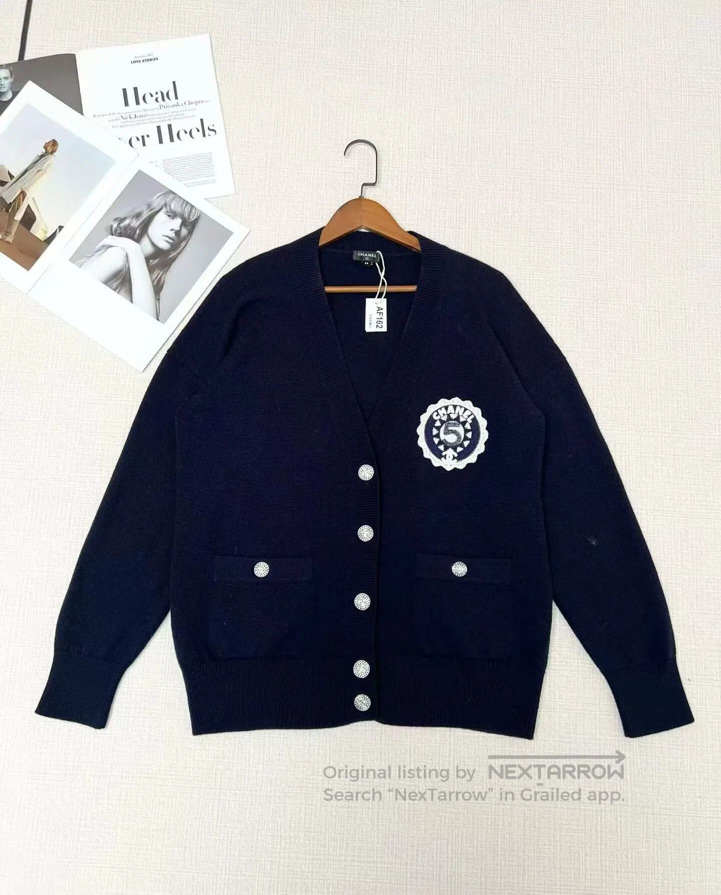 Chanel CHANEL Logo Badge Cardigan Sweater. Size S / US 4 / IT 40 - 1 Thumbnail