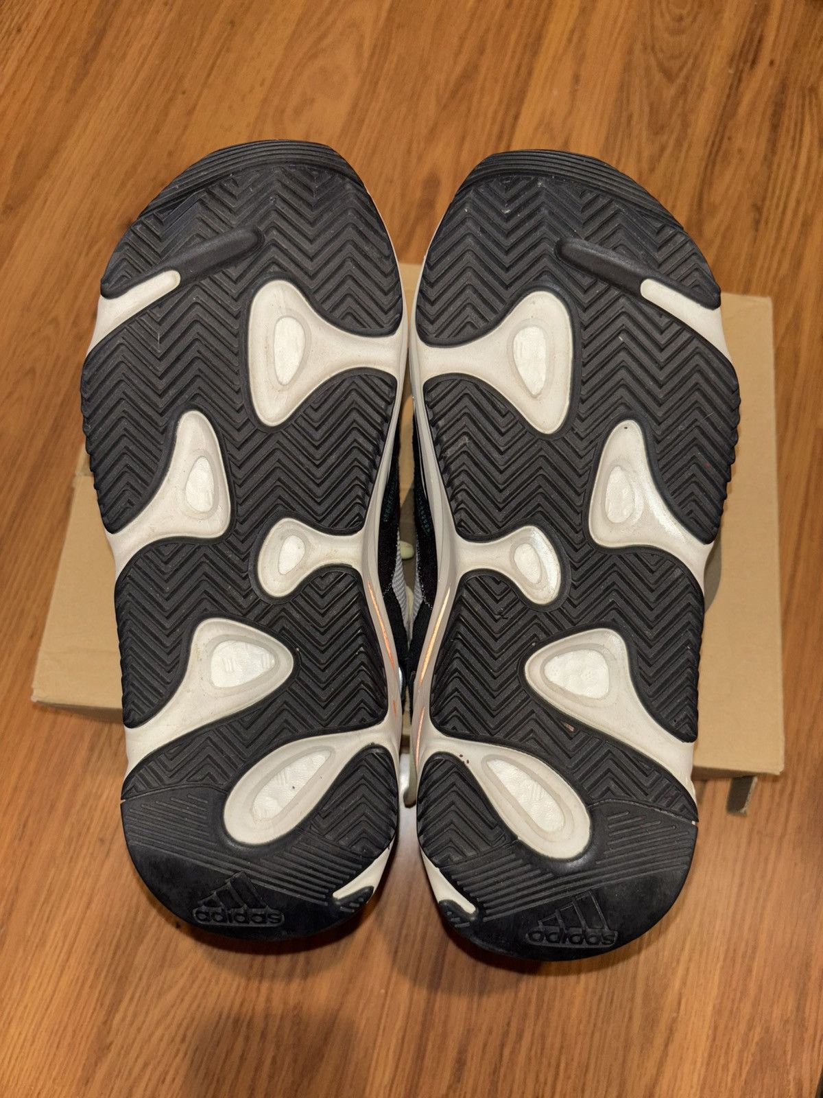 Adidas Adidas Yeezy Boost 700 Wave Runner Size US 8.5 / EU 41-42 - 2 Thumbnail