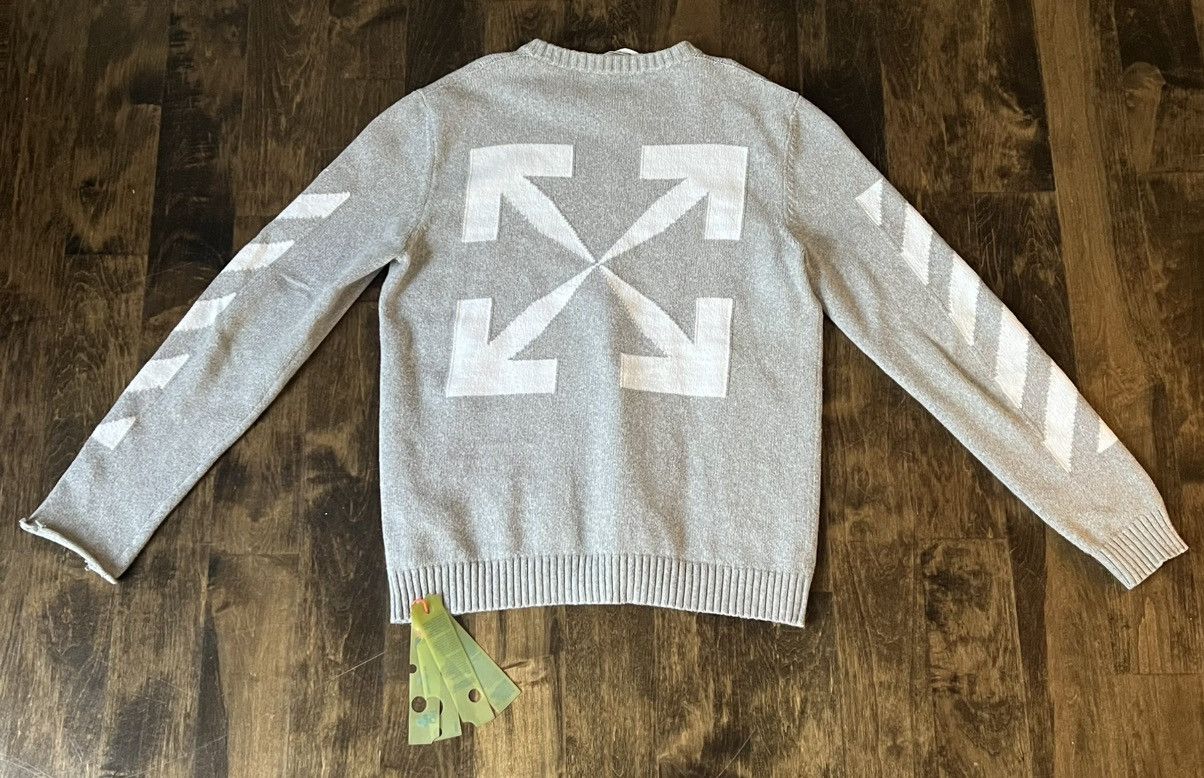 Off-White Off-White Diag Arrow Knit Crewneck Light Grey White Size US XXL / EU 58 / 5 - 2 Thumbnail