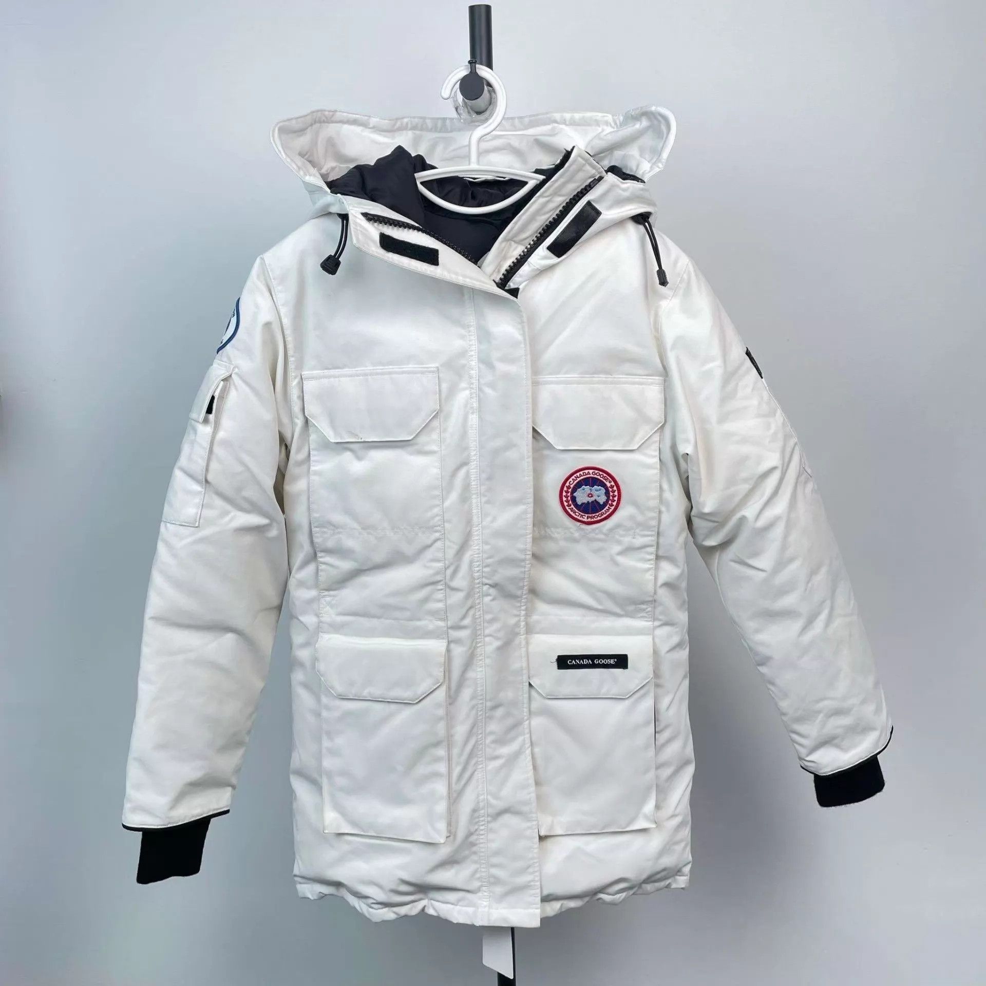 Canada Goose Canada Goose long white puffer coat XS Size XS / US 0-2 / IT 36-38 - 1 Thumbnail