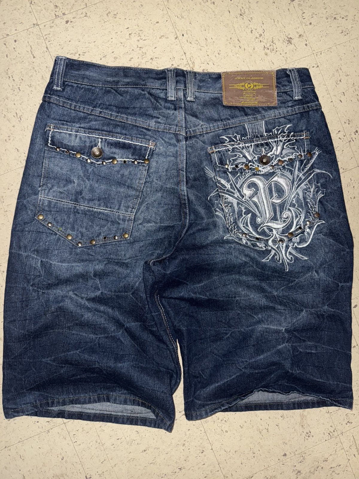 Phat Farm Embroidered Phat Farm Jean Shorts Size US 36 / EU 52 - 1 Thumbnail