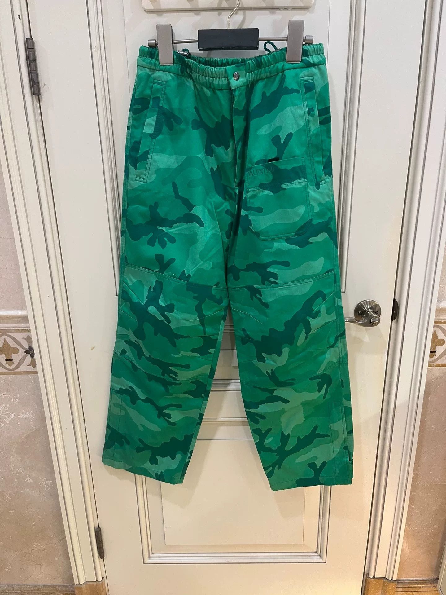 Valentino Valentino Green Camouflage Cargo Pants Size US 30 / EU 46 - 1 Thumbnail