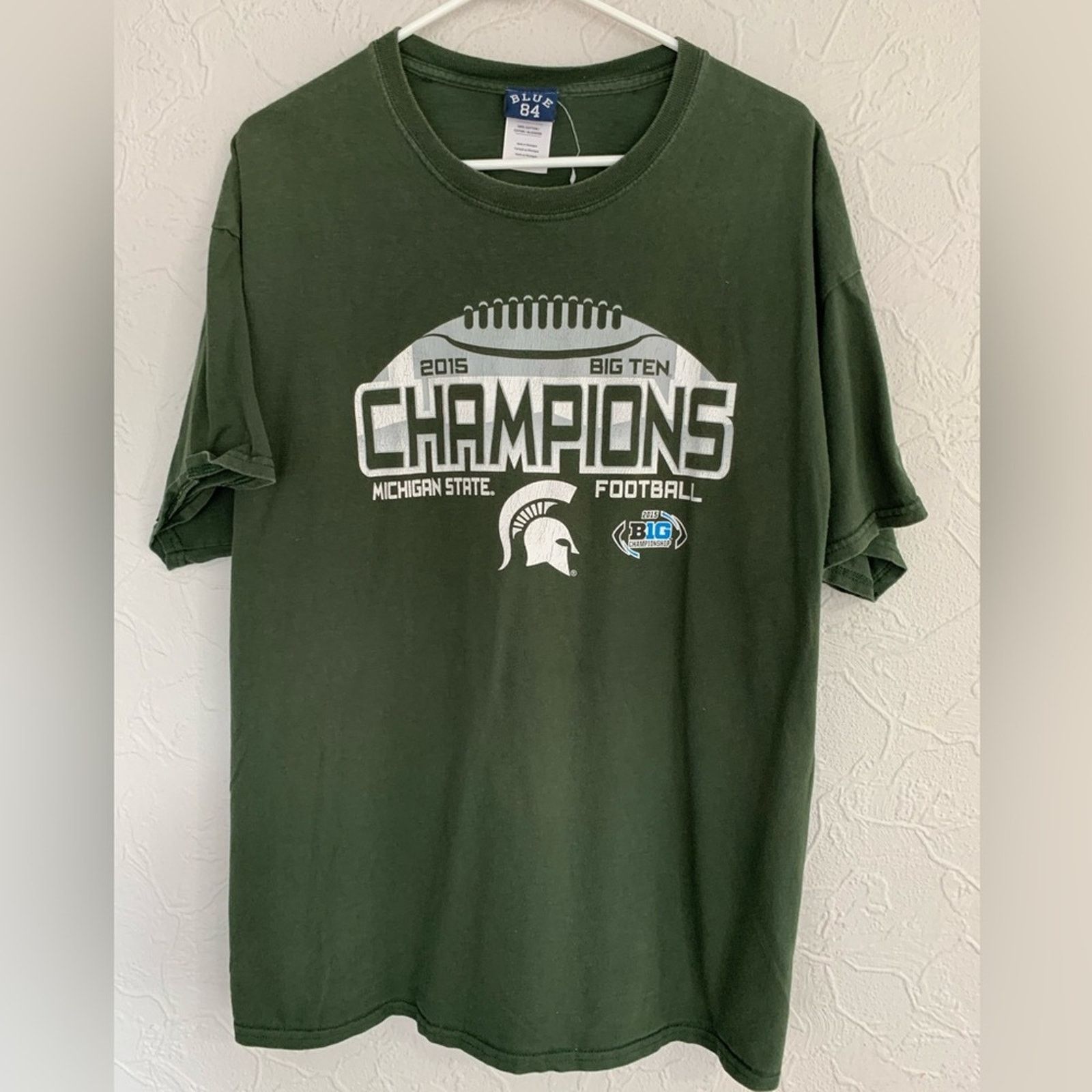 Nike MICHIGAN STATE SPARTANS BASKETBALL FOOTBALL & NIKE POLO LOT Size US XL / EU 56 / 4 - 9 Thumbnail
