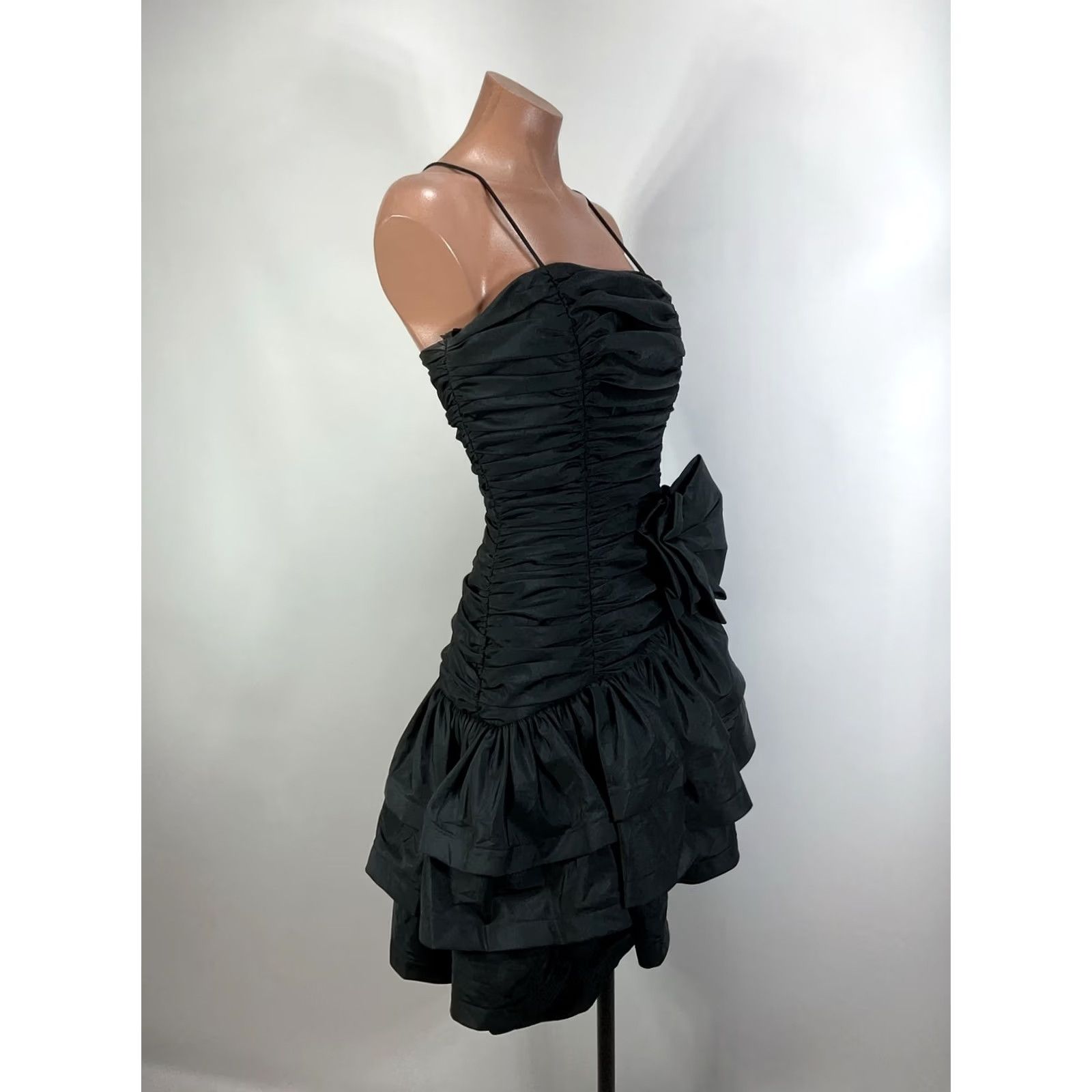 grunge prom dress 90s PERSONA: baddie  I'm throwing my very own PROM for my bday and I'm sending this invite to my friends who are too cool for school and who have and a black lace detail Y2k grunge prom dress |