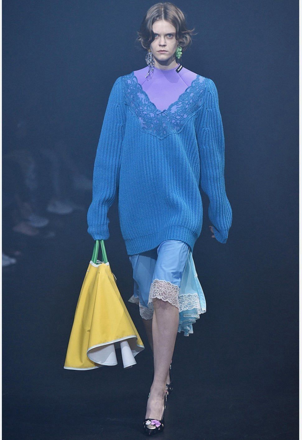 Balenciaga F/W18 Runway Oversized Knit Jumper Size XS / US 0-2 / IT 36-38 - 1 Thumbnail
