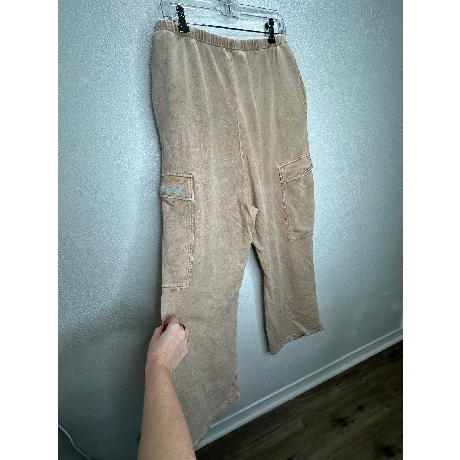 Acne Studios Acne Studios Mens Tan Wide Leg Cargo Sweat Pants M Size US 36 / EU 52 - 11 Thumbnail