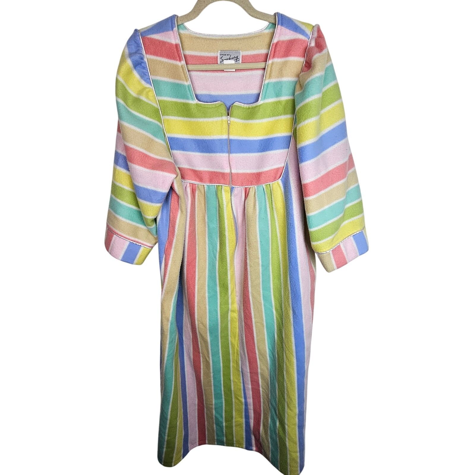 Vintage Vintage Fleece Rainbow Striped House Dress Sz L Muumuu Retro Size 42" / US 20 - 1 Thumbnail
