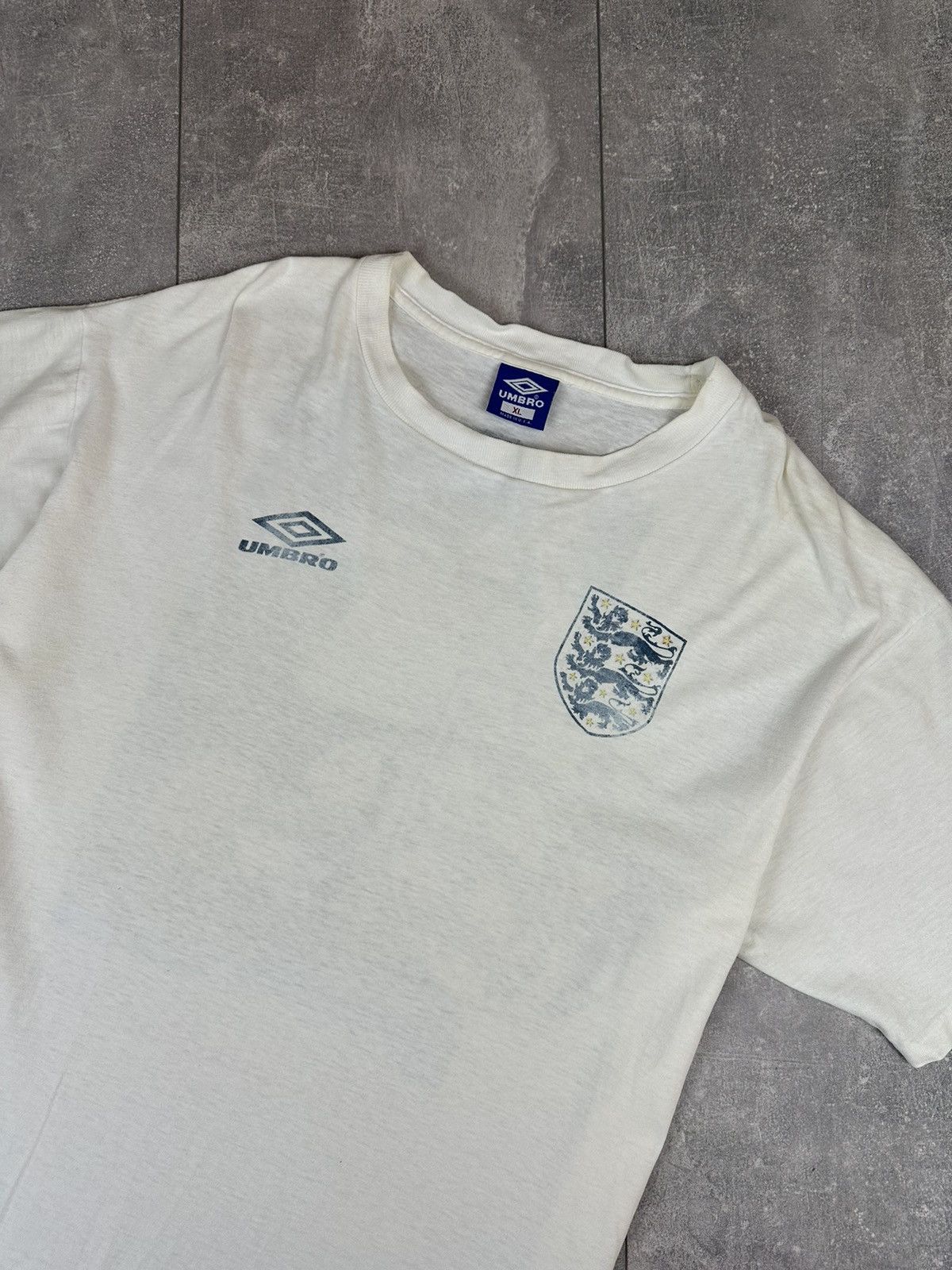 Umbro Umbro England Retro Vintage Cotton Soccer Football T-Shirt Size US XL / EU 56 / 4 - 10 Thumbnail