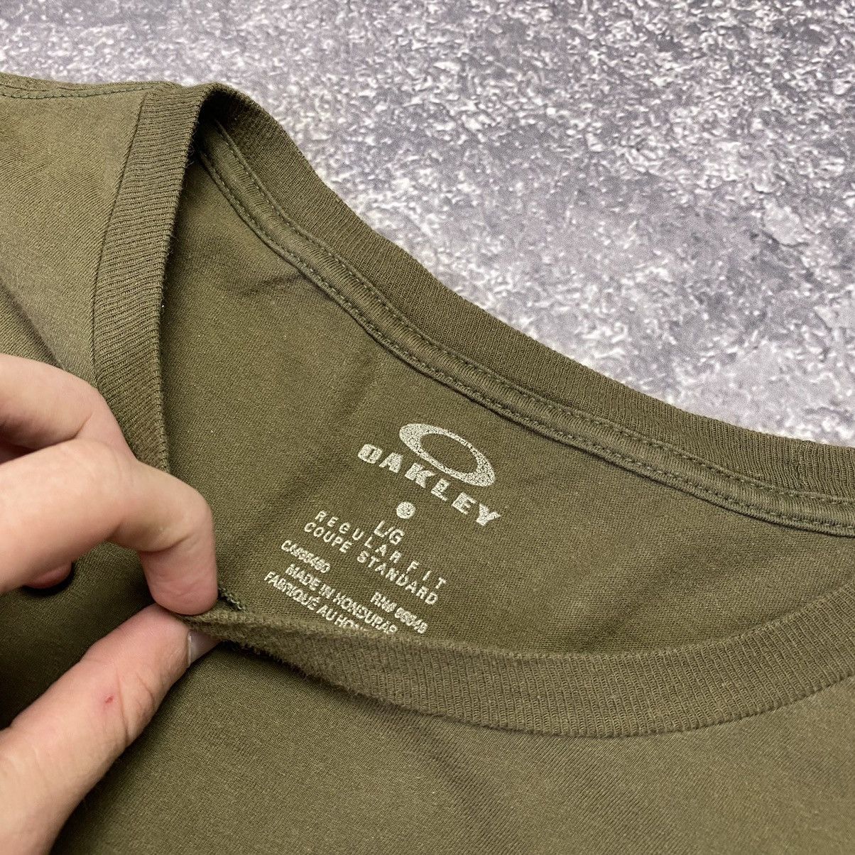 Oakley Vintage Oakley Softwear Big Logo Outdoor tee Size US L / EU 52-54 / 3 - 7 Thumbnail