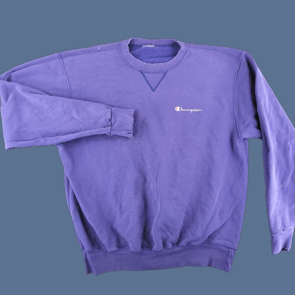 Champion VINTAGE Champion Sweatshirt Mens L Blue Distressed FITS SHORT Size US L / EU 52-54 / 3 - 1 Thumbnail
