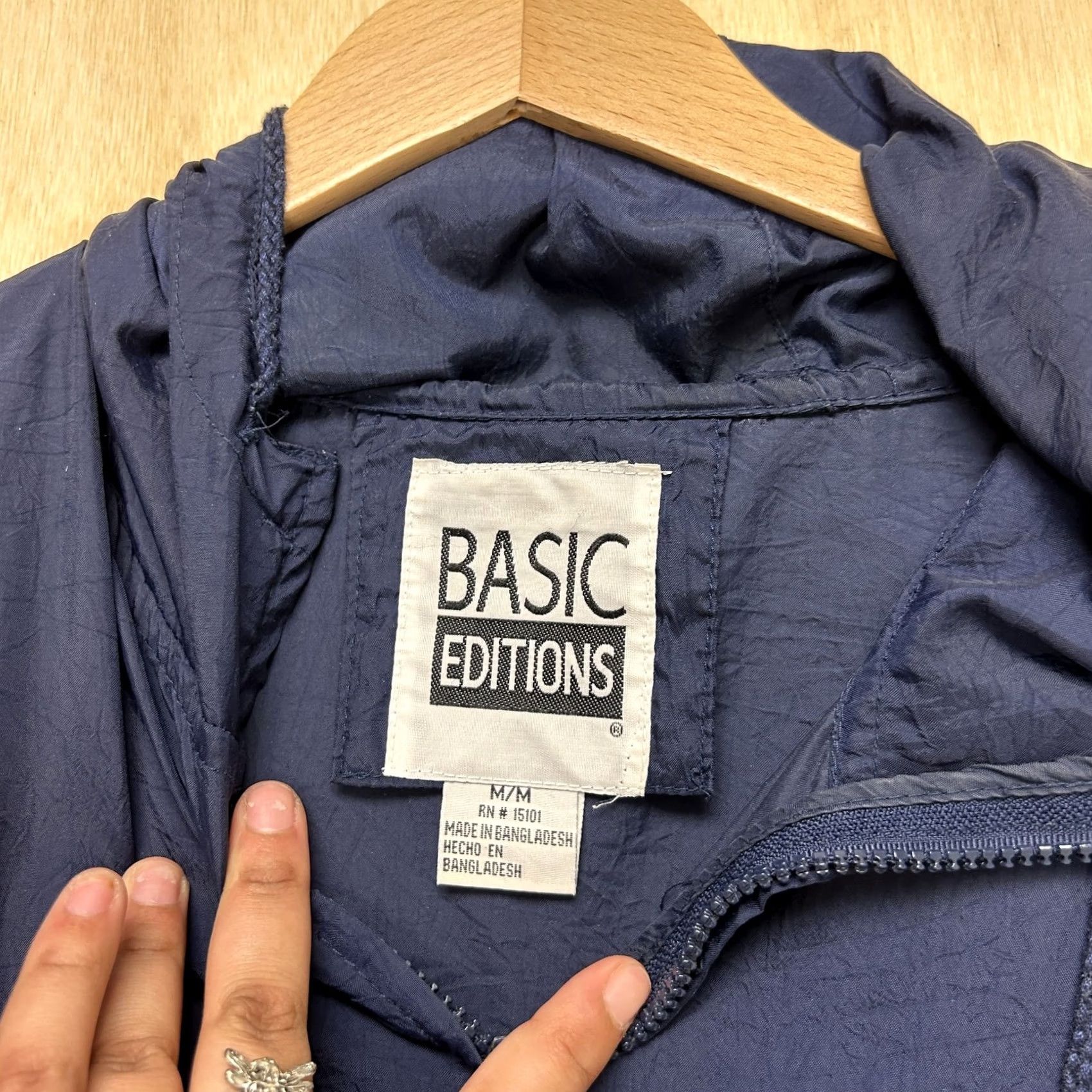Basic Editions VINTAGE Basic Editions Jacket Mens M Blue Nylon Hooded Windbreaker Full Zip Size US M / EU 48-50 / 2 - 2 Thumbnail