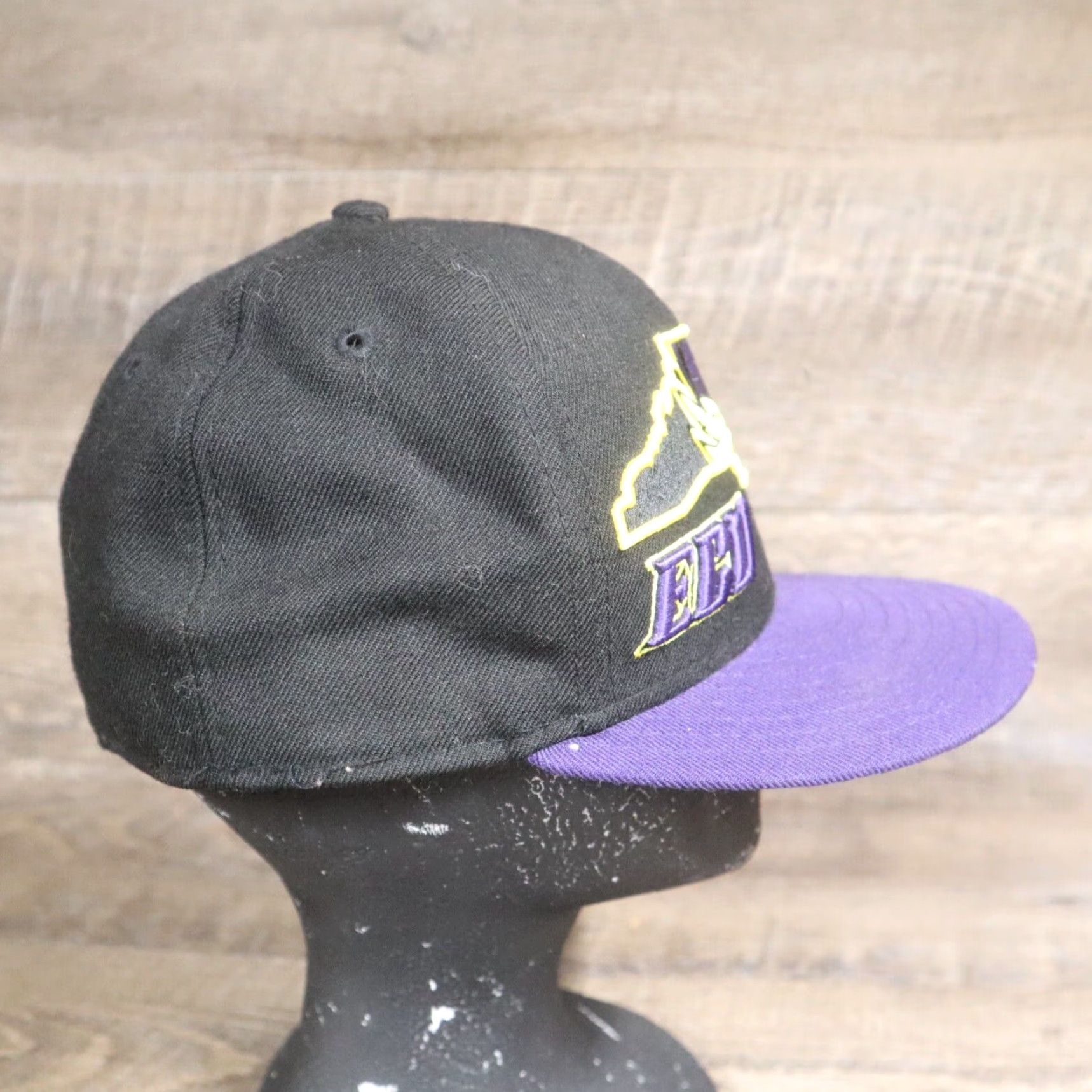 New Era ECU Pirates Hat Strapback Cap Purple NCAA Adjustable Adult Size 7 55.8cm New Era Baseball Cap College University Pirates Size ONE SIZE - 6 Thumbnail