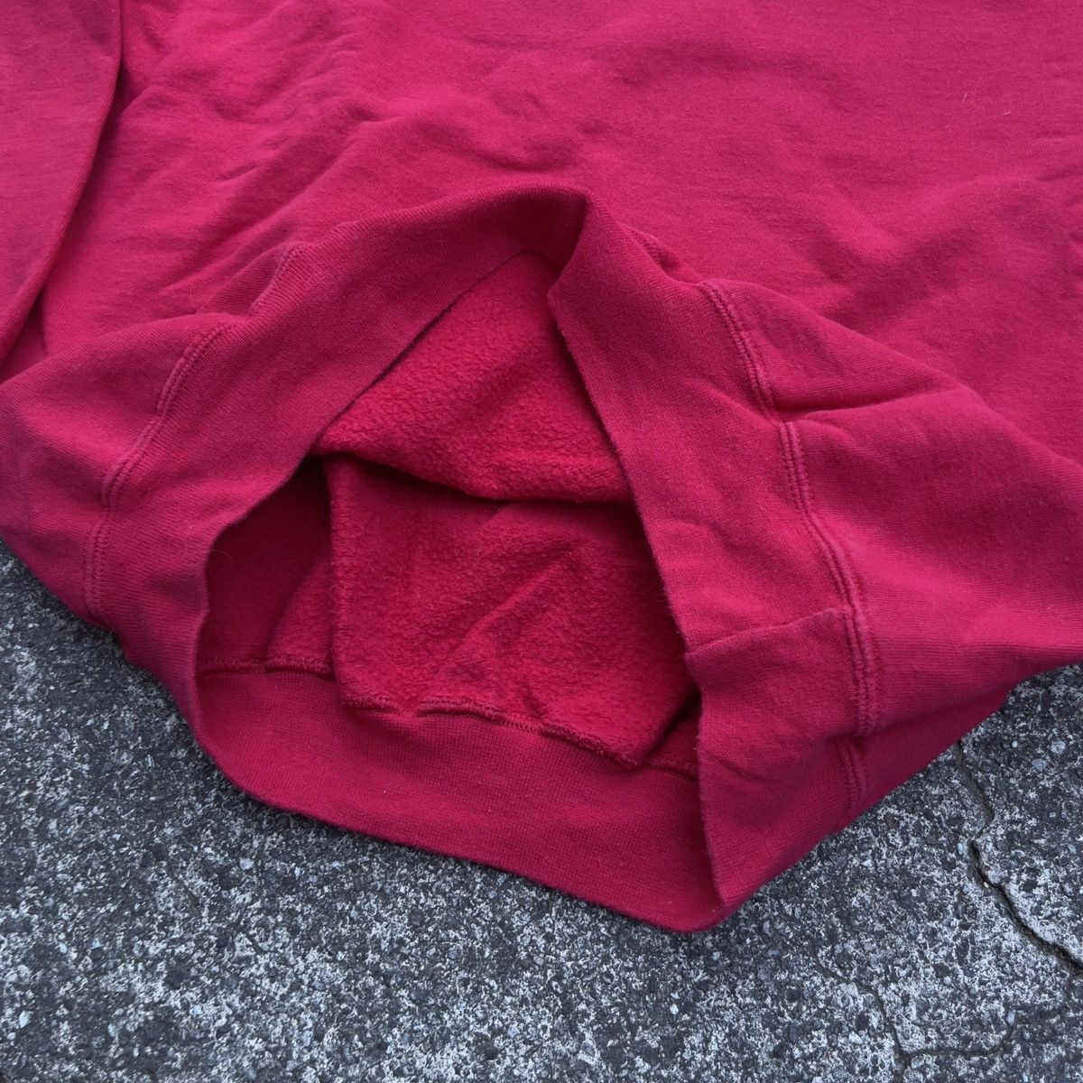 Vintage Vintage 90s Heavyweight Red Crewneck Pullover Sweatshirt Size US L / EU 52-54 / 3 - 3 Thumbnail