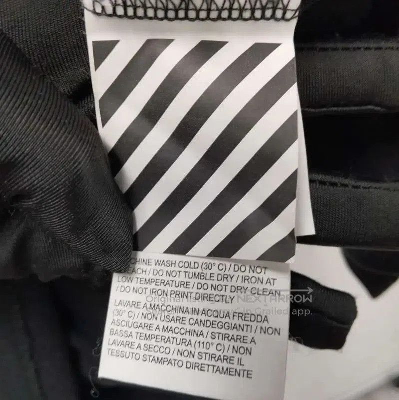 Off-White Off-White Black Cotton Lettered T-Shirt for Men . Size US S / EU 44-46 / 1 - 4 Thumbnail