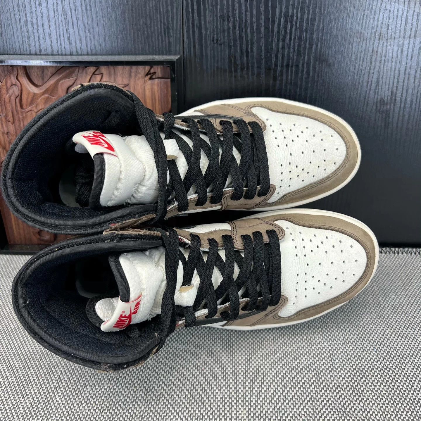 Nike AJ1 High TS Original Reverse Swoosh Size US 9 / EU 42 - 5 Thumbnail