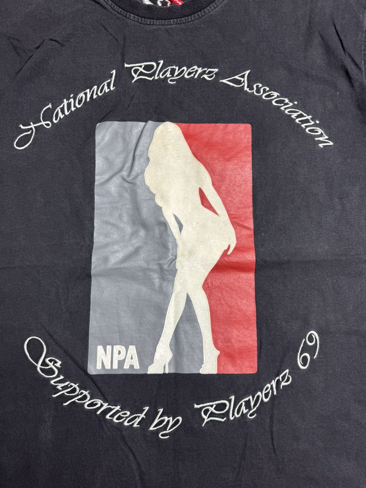 Other Rare Vintage PLAYERZ 69 Big Logo NPA Tee Shirt Hip Hop Y2K Size US XL / EU 56 / 4 - 2 Thumbnail