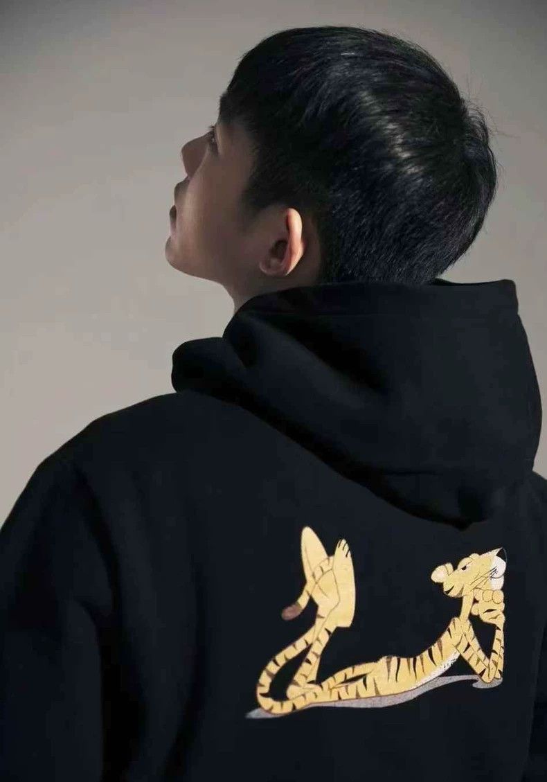 Saint Laurent Paris Saint Laurent Paris Year of the Tiger Limited Tigger Hoodie Size US XL / EU 56 / 4 - 7 Thumbnail