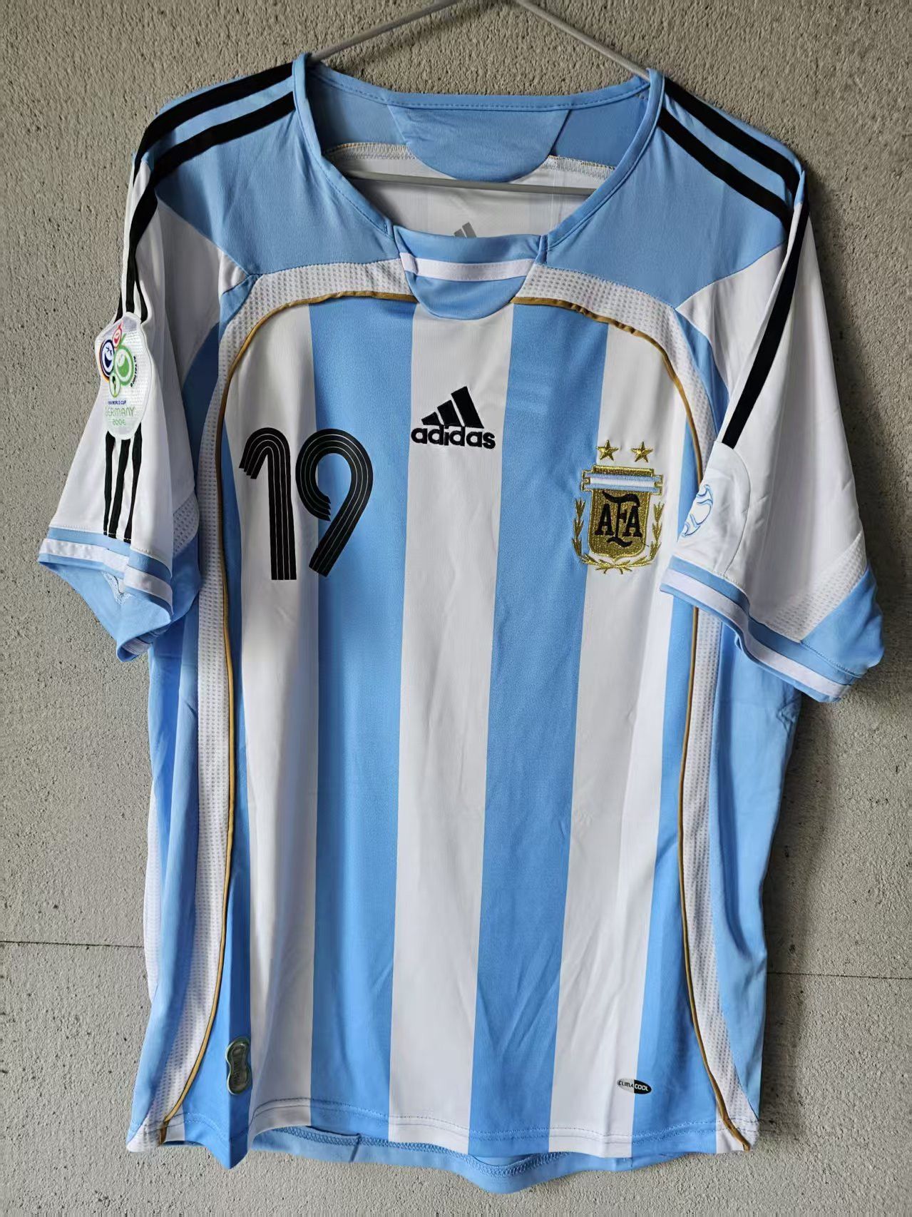 Other 2006 Argentina 19 Messi Jersey Home Size US XL / EU 56 / 4 - 2 Thumbnail