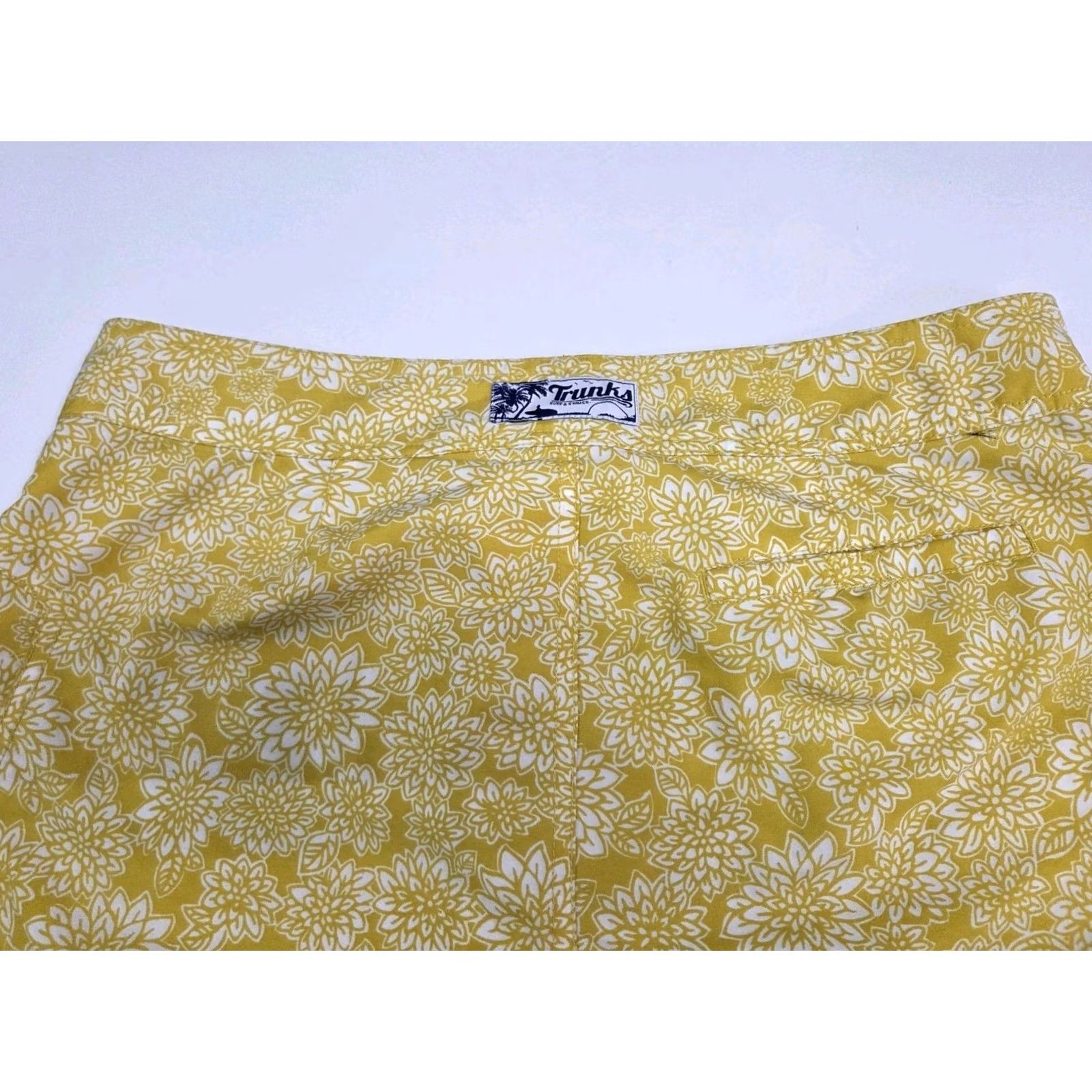CO Trunks Surf and Swim Co Men Boardshorts Yellow/White Floral 32 Beach Surf Tropical 90s? Size US 32 / EU 48 - 5 Thumbnail