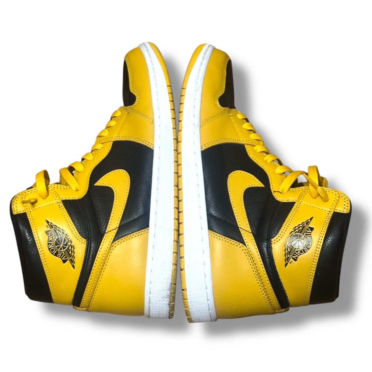 Jordan Brand Nike Air Jordan 1 Retro HIGH OG pollen Size US 11.5 / EU 44-45 - 2 Thumbnail
