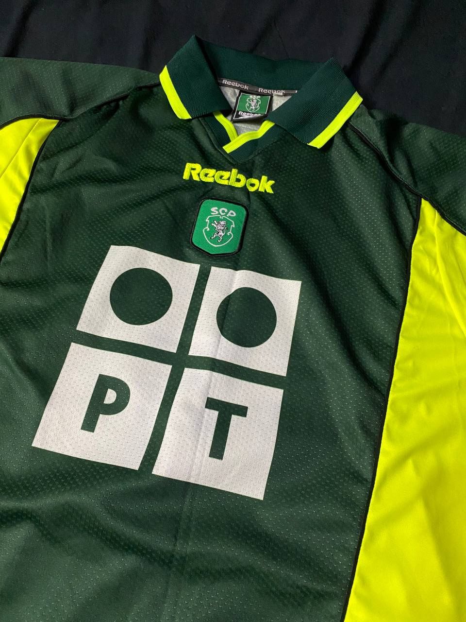 Reebok sporting Lisbon away 2001 Cristiano Ronaldo Size US L / EU 52-54 / 3 - 4 Thumbnail