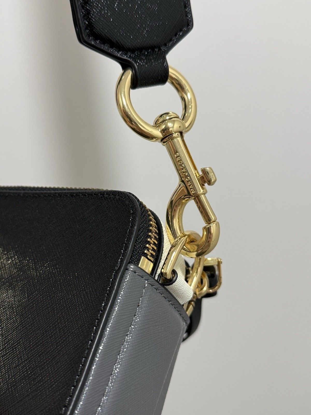 Marc Jacobs Marc Jacobs The Snapshot Camera Bag Crossbody Womens Leather Size ONE SIZE - 11 Thumbnail