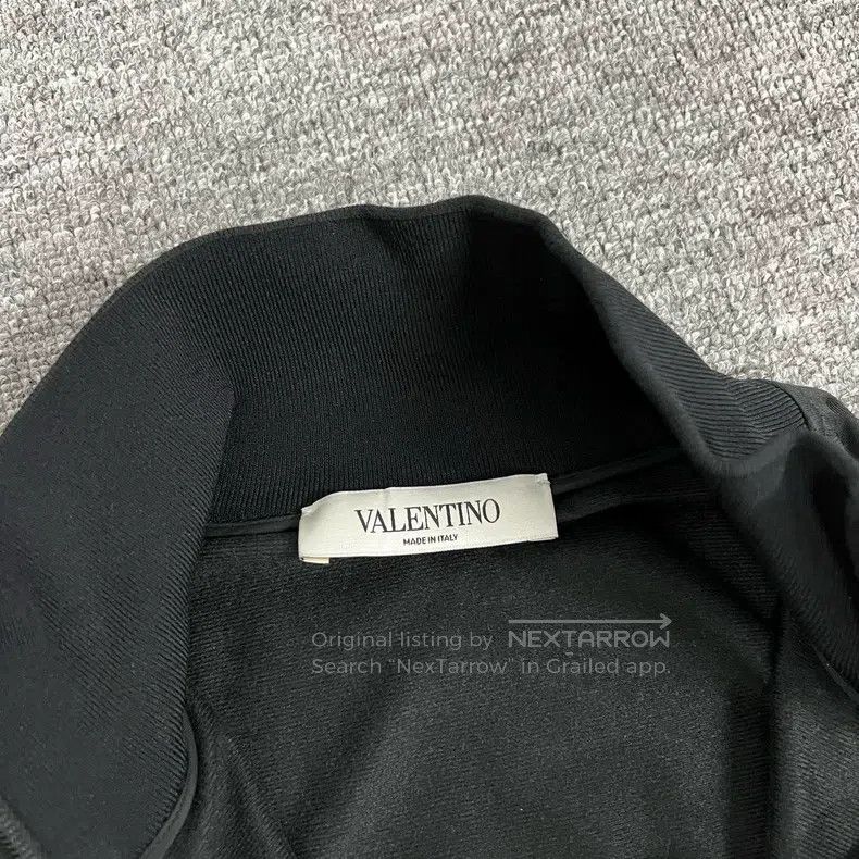 Valentino Valentino The main line is a big logo dress Size S / US 4 / IT 40 - 6 Thumbnail